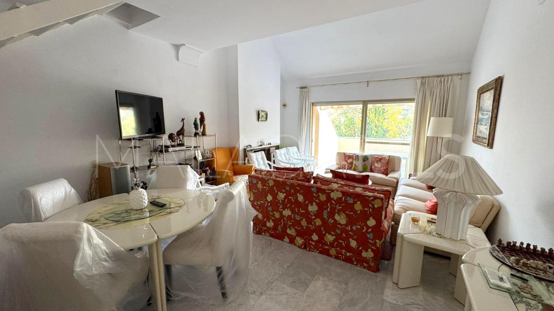Tvåvåningslägenhet for sale in Nueva Andalucia
