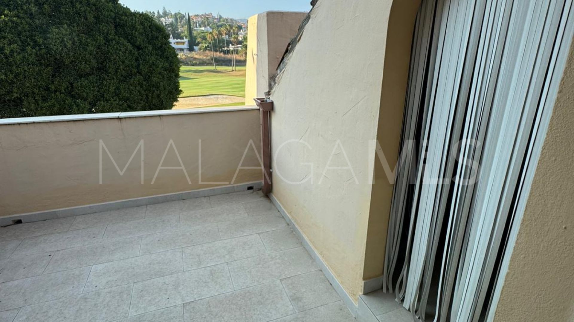Tvåvåningslägenhet for sale in Nueva Andalucia