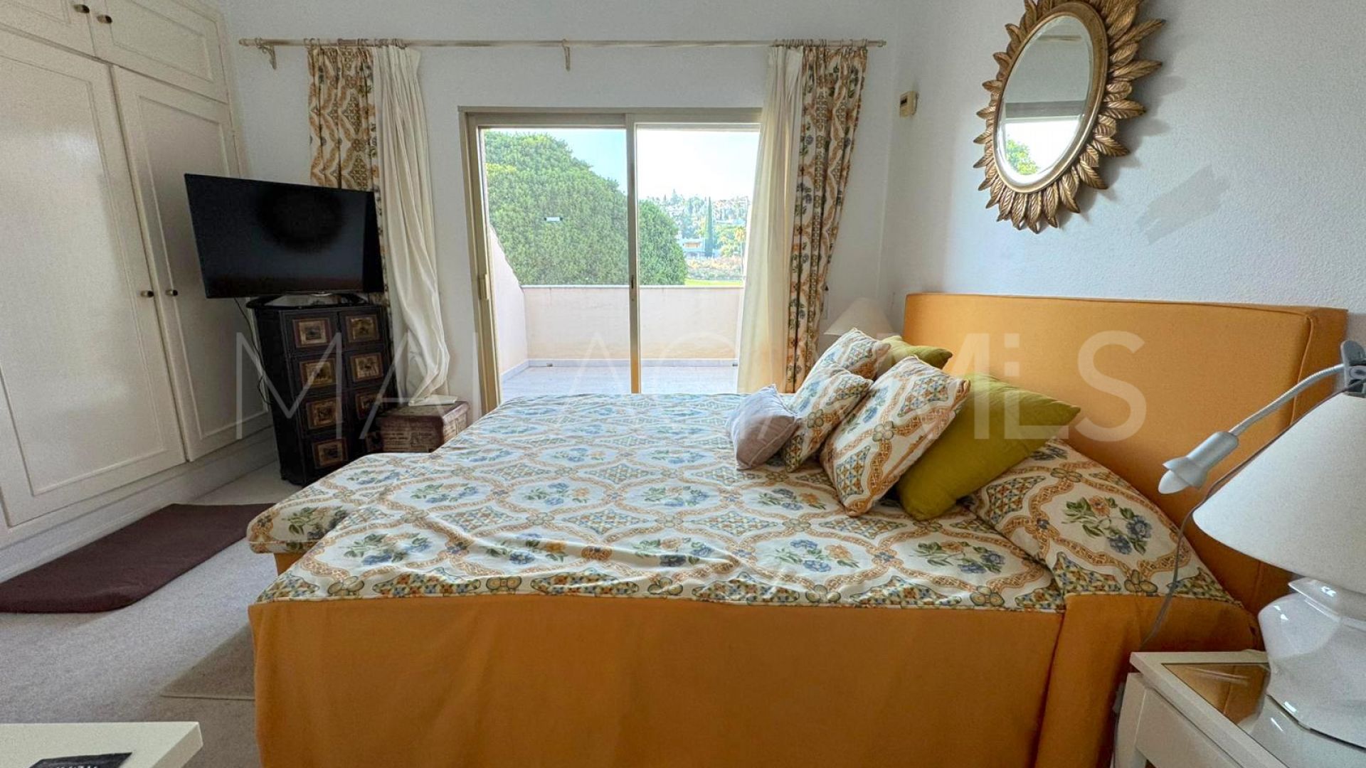 Tvåvåningslägenhet for sale in Nueva Andalucia