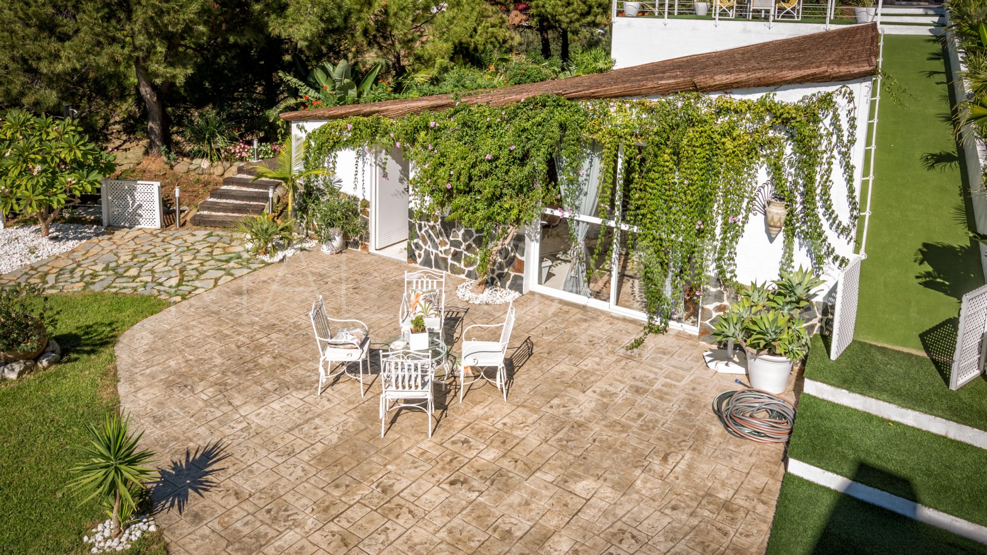 Villa for sale in Estepona