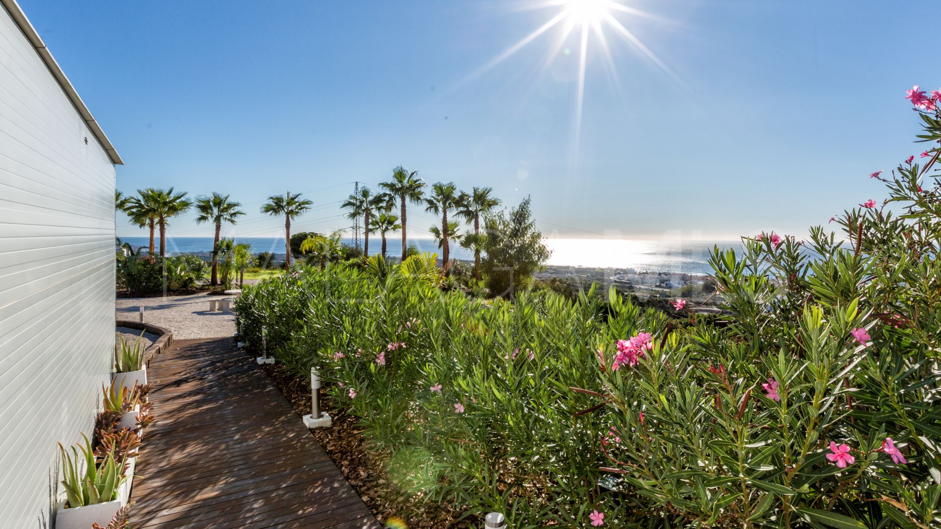 Villa for sale in Estepona