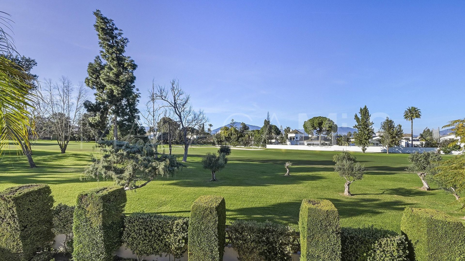Villa for sale in Guadalmina Alta de 5 bedrooms