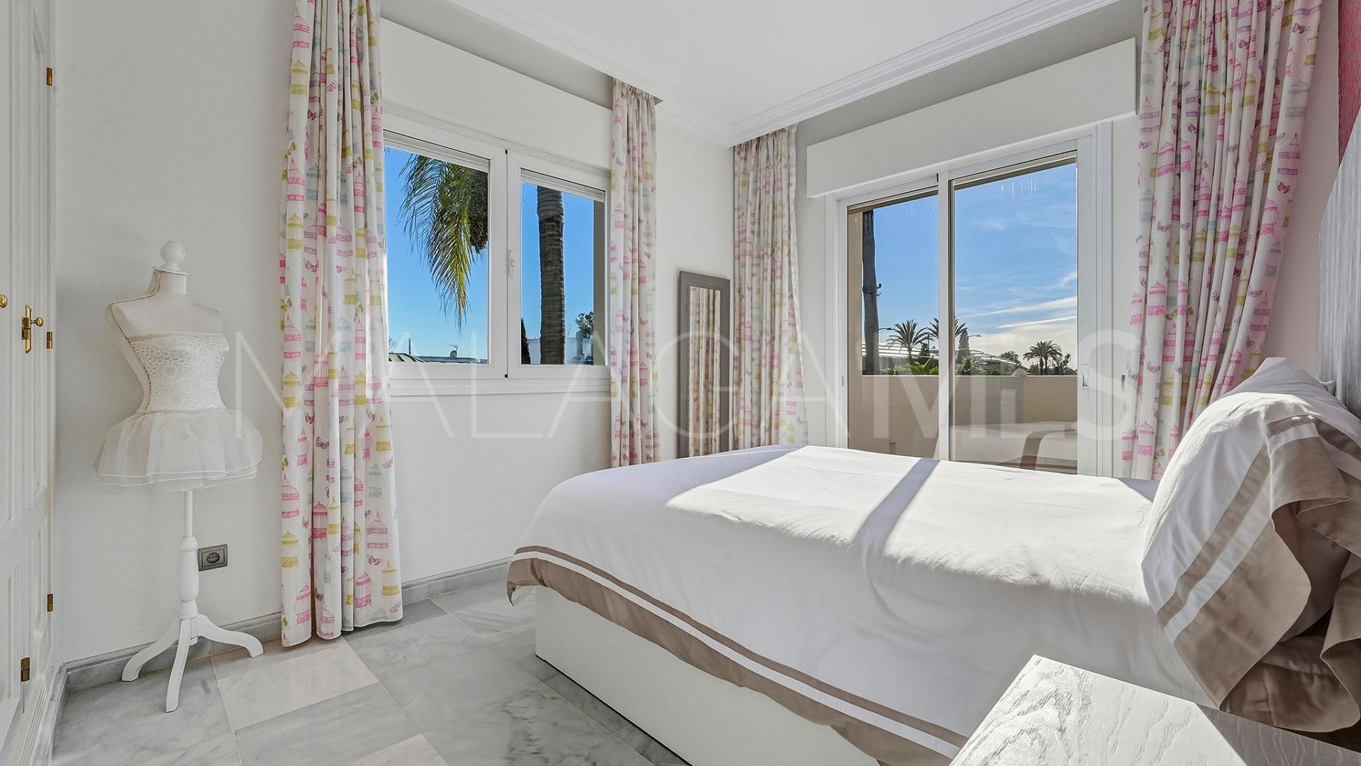 Villa for sale in Guadalmina Alta de 5 bedrooms
