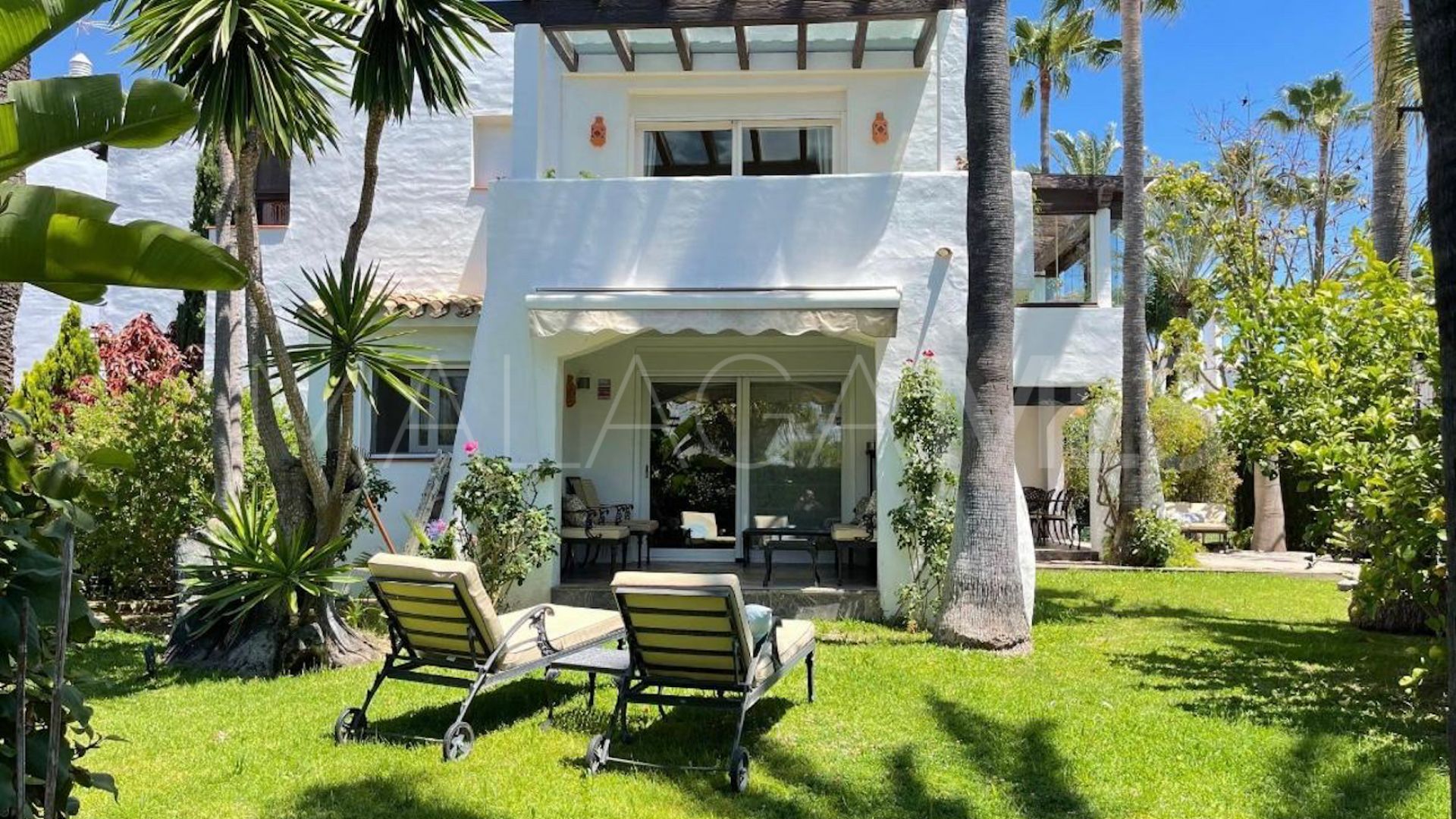 Radhus for sale in Costalita