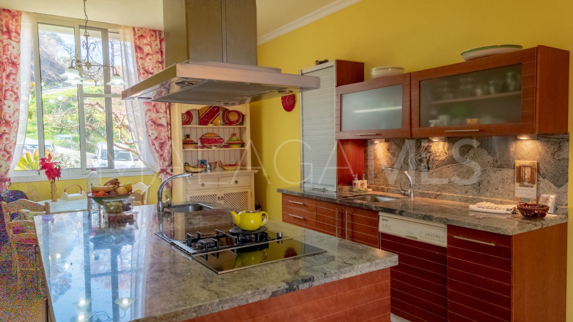 Villa with 7 bedrooms for sale in Estepona