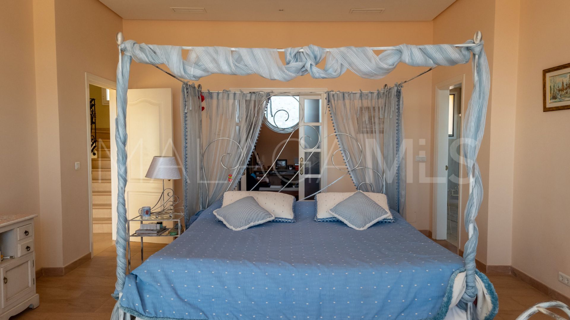 Villa with 7 bedrooms for sale in Estepona