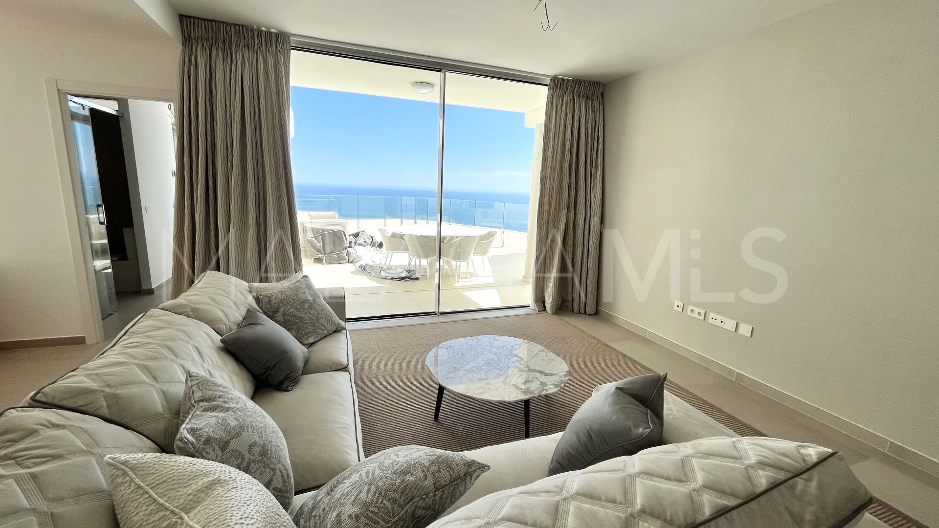 Buy atico in Benalmadena Costa with 4 bedrooms