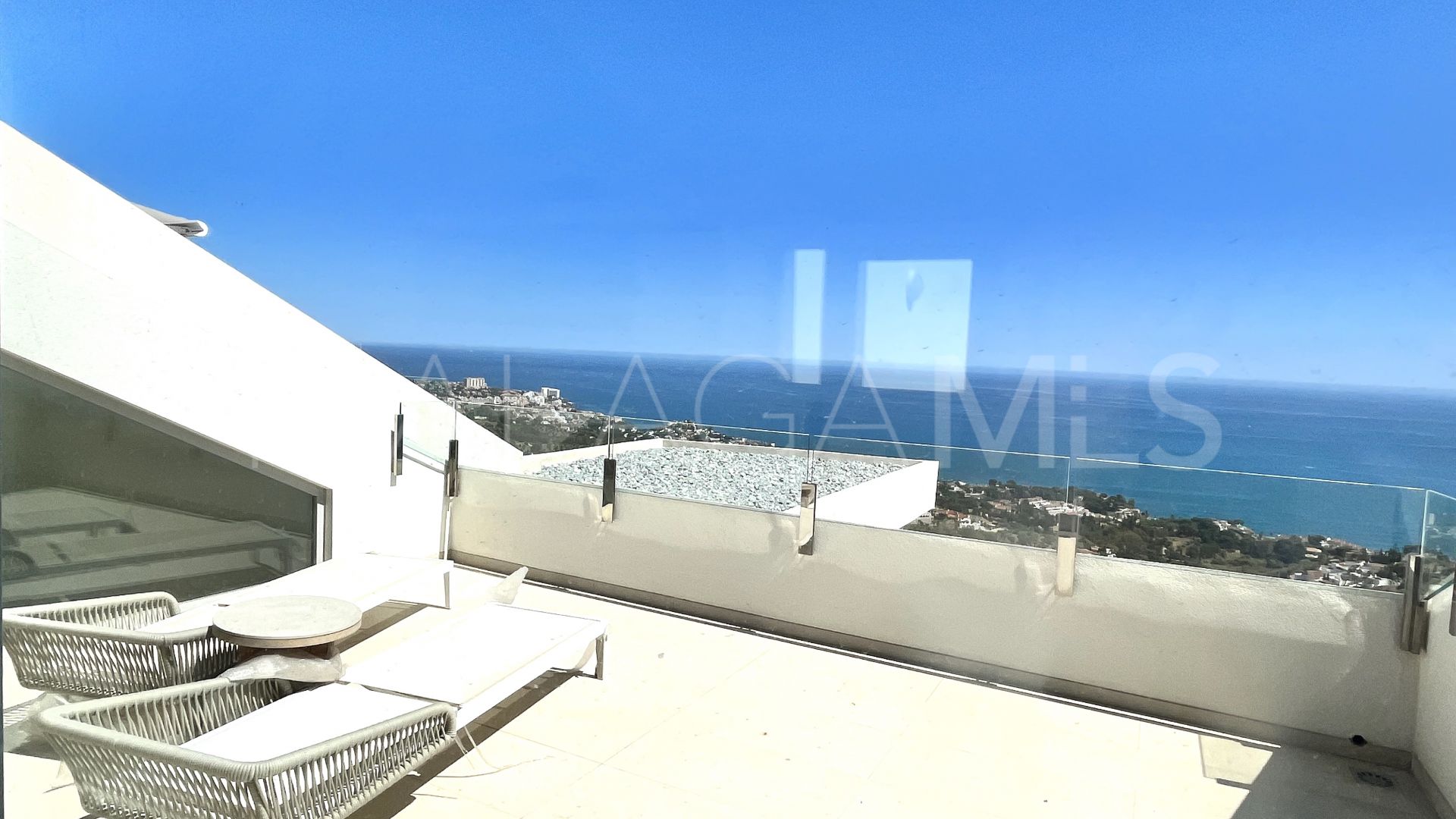 Penthouse with 4 bedrooms for sale in Benalmadena Costa