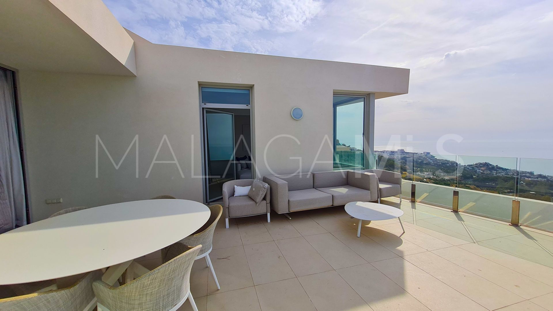 Penthouse with 4 bedrooms for sale in Benalmadena Costa