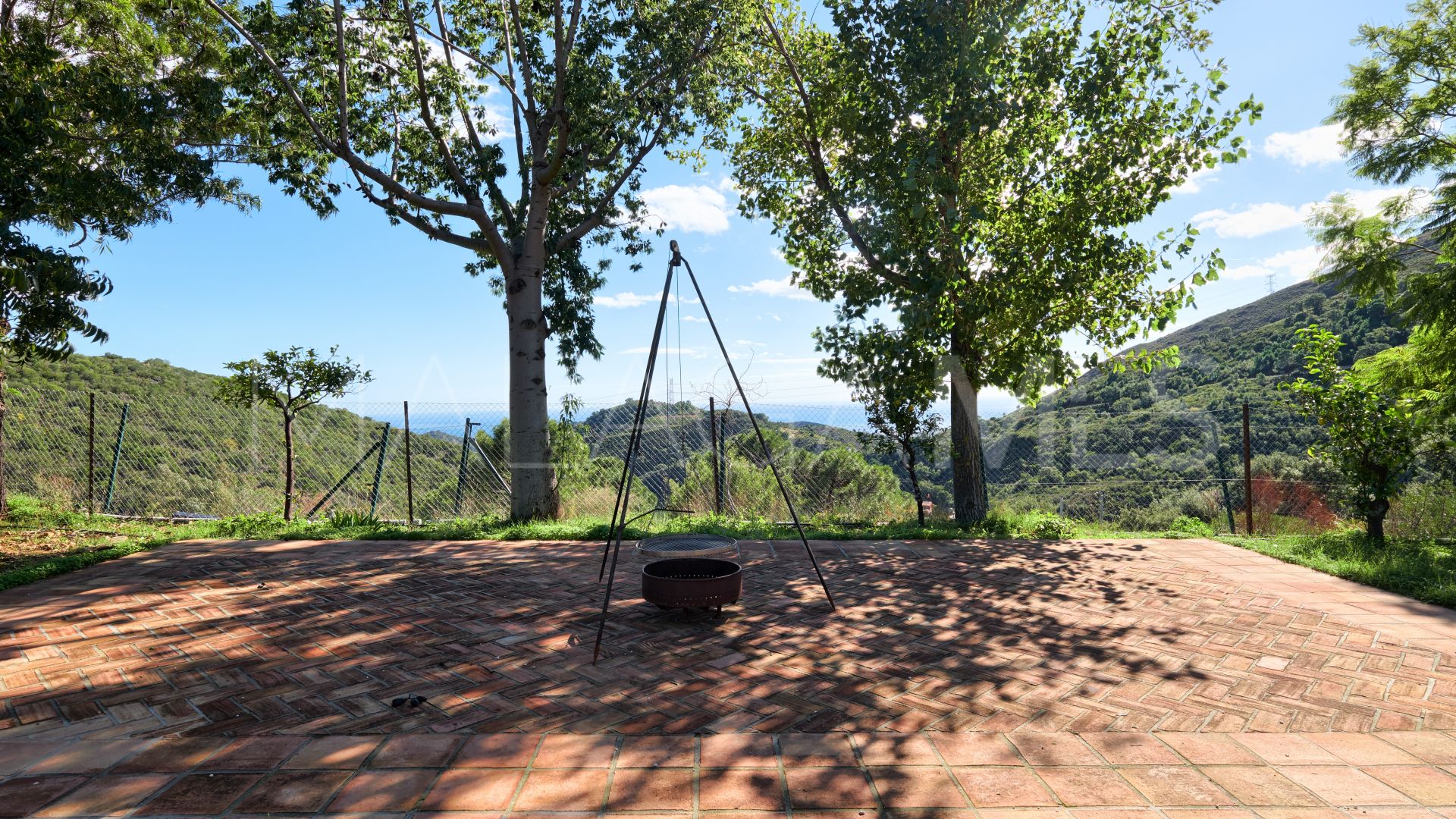 Finca for sale in Estepona