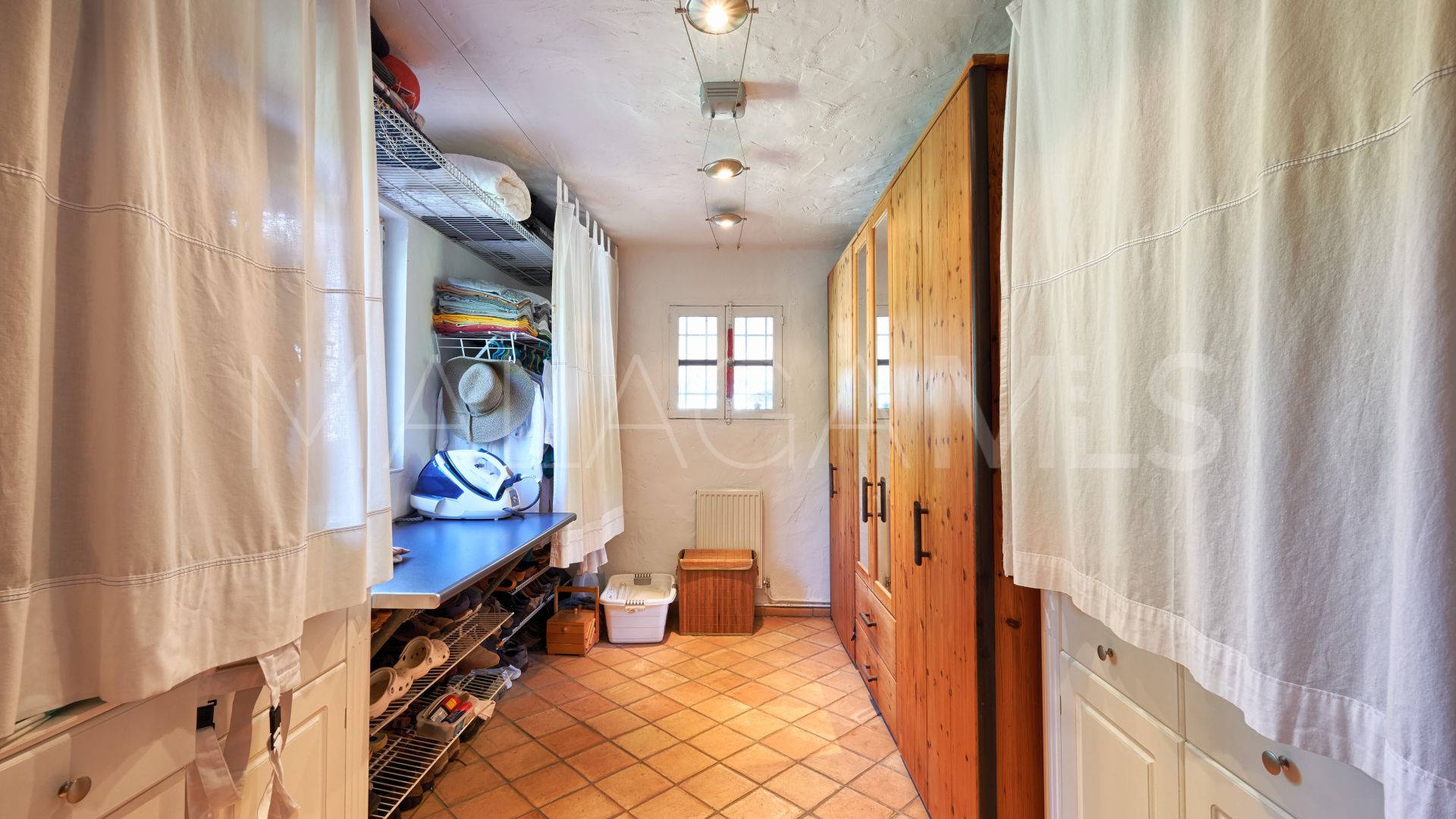 Finca for sale in Estepona