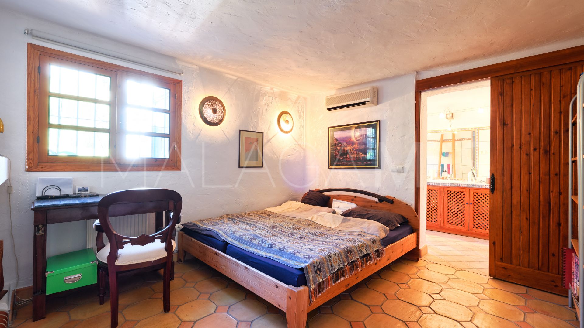 Finca for sale in Estepona