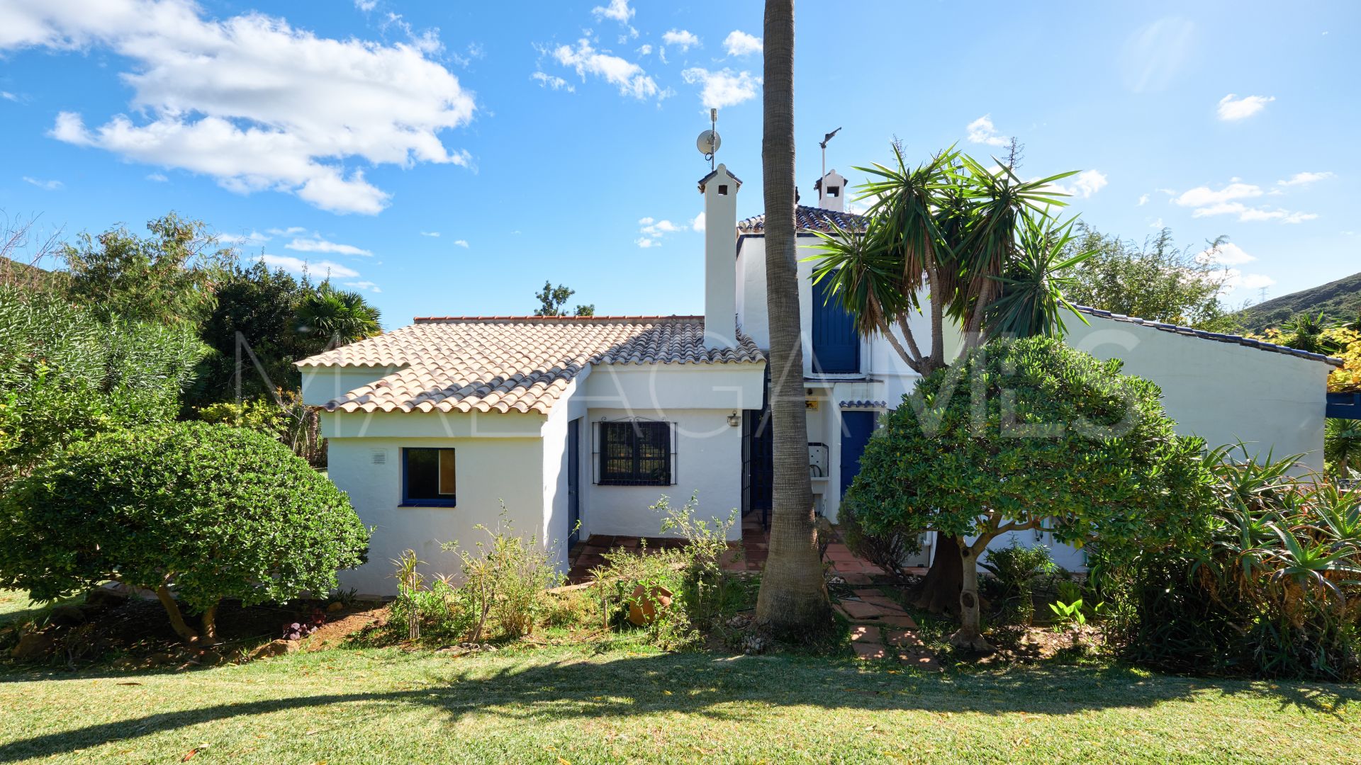 Finca for sale in Estepona