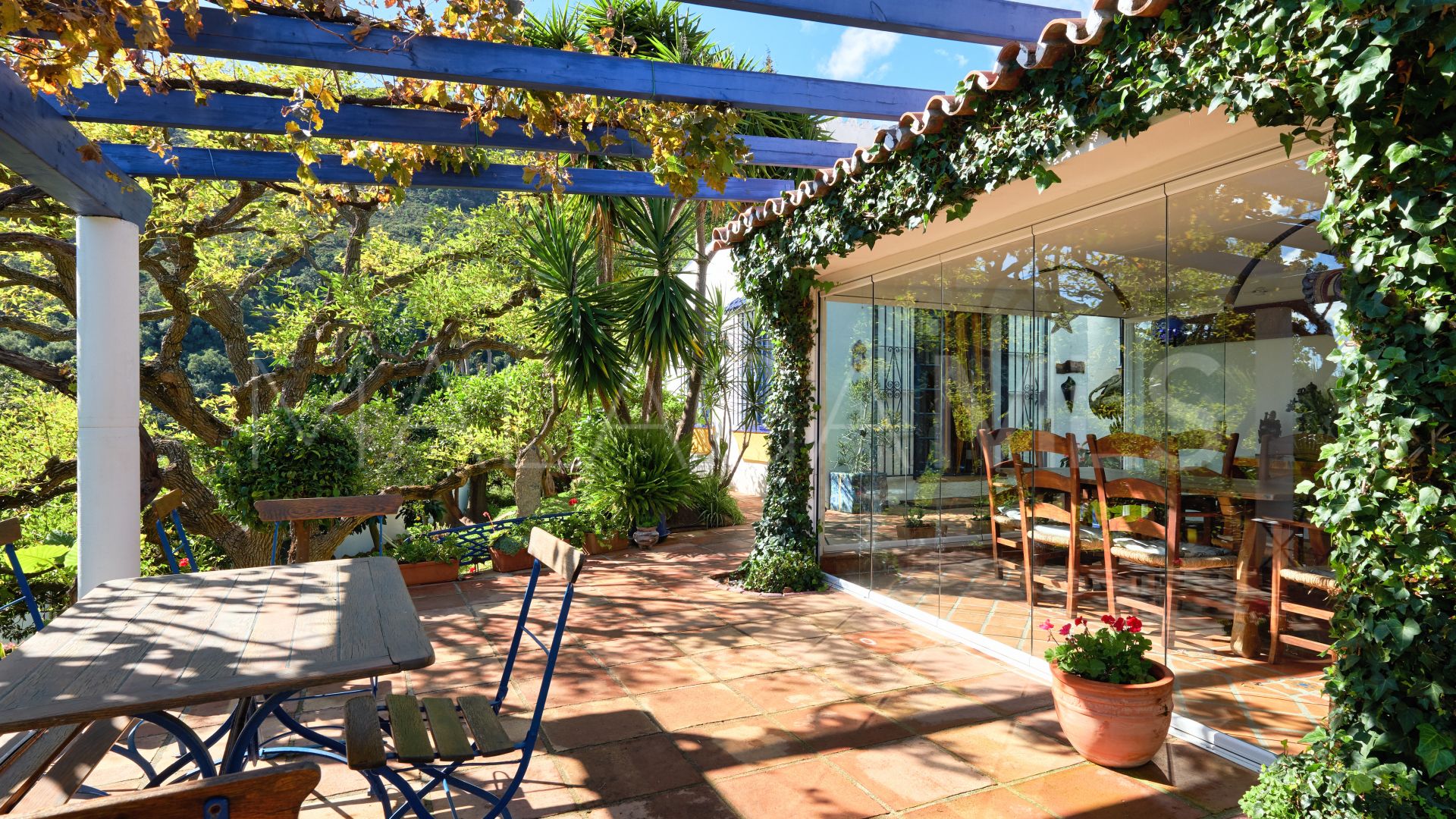 Finca for sale in Estepona