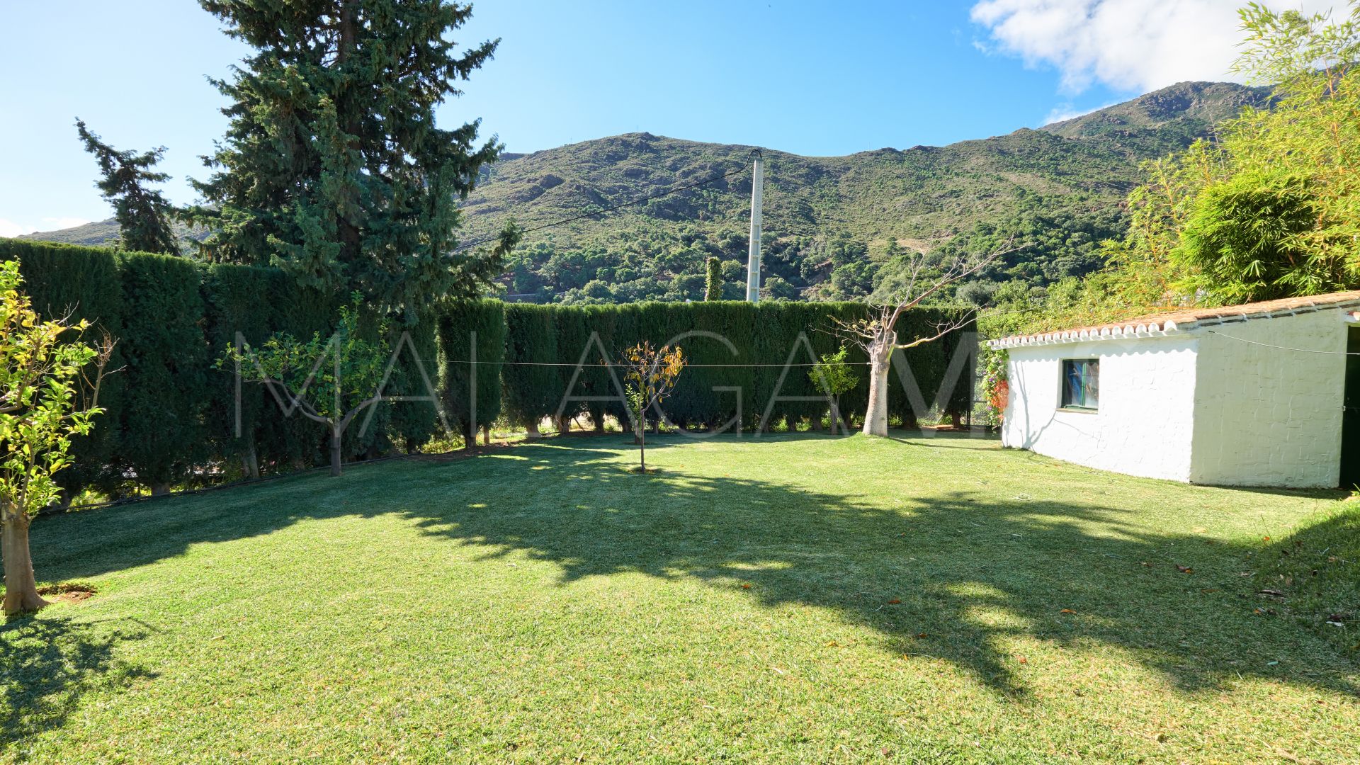 Finca for sale in Estepona