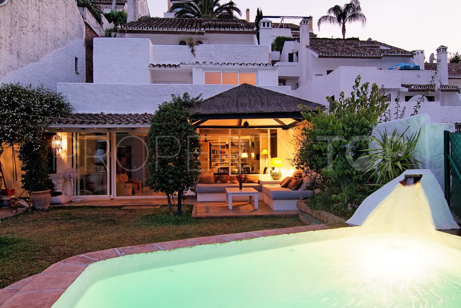 5 bedrooms town house in Nueva Andalucia for sale