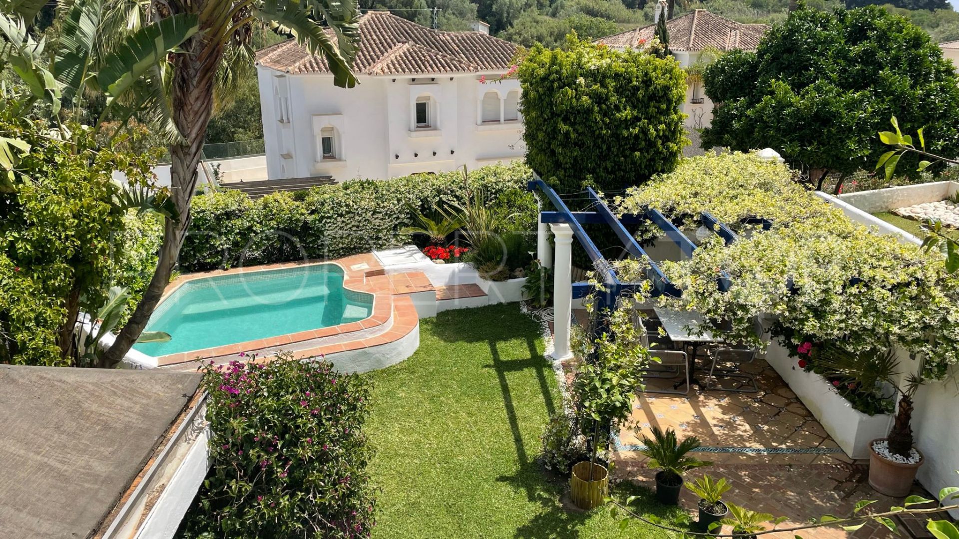 5 bedrooms town house in Nueva Andalucia for sale