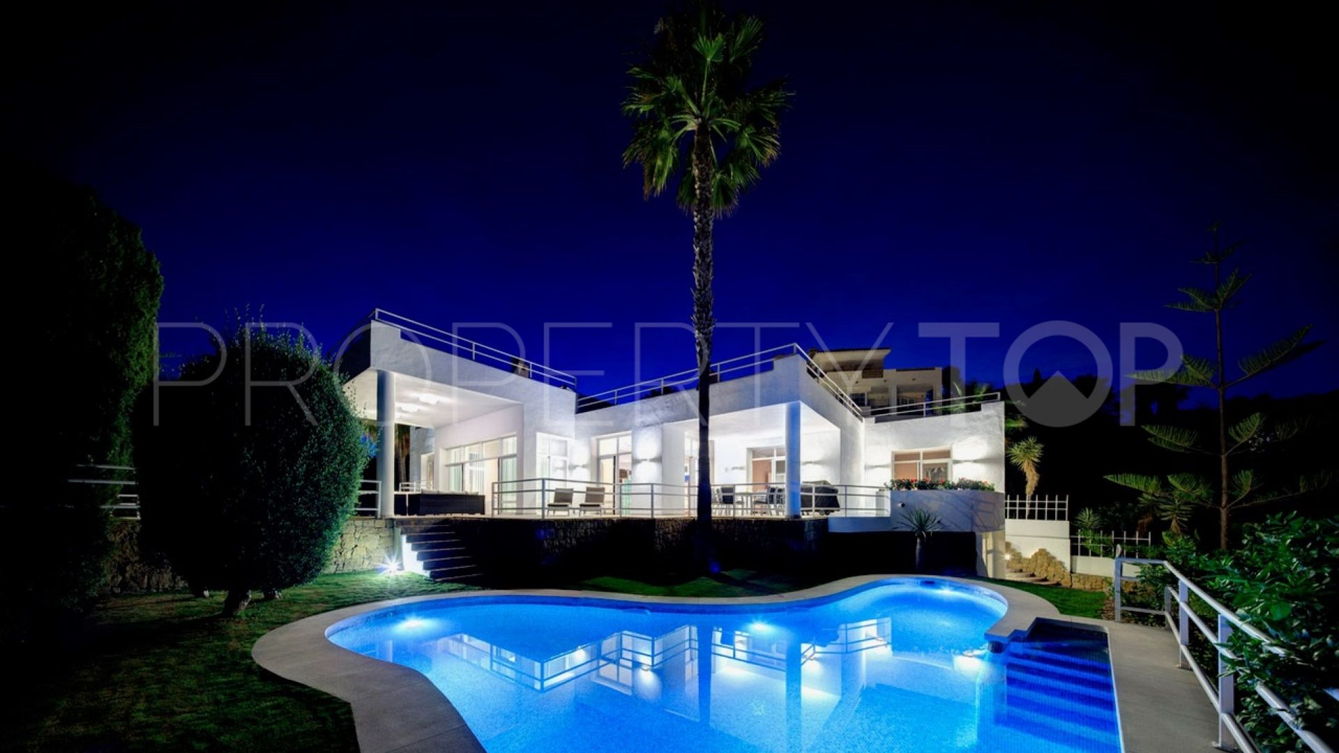 Villa en venta en La Quinta Golf con 5 dormitorios