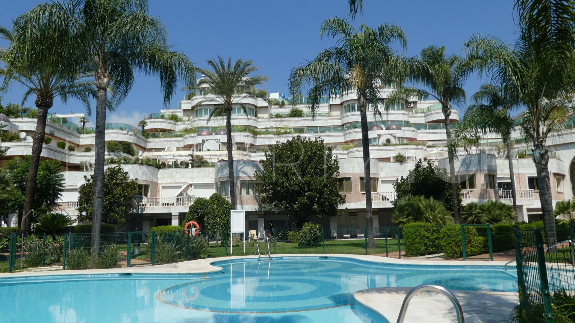 Apartamento en venta de 3 dormitorios en Gray D'Albion