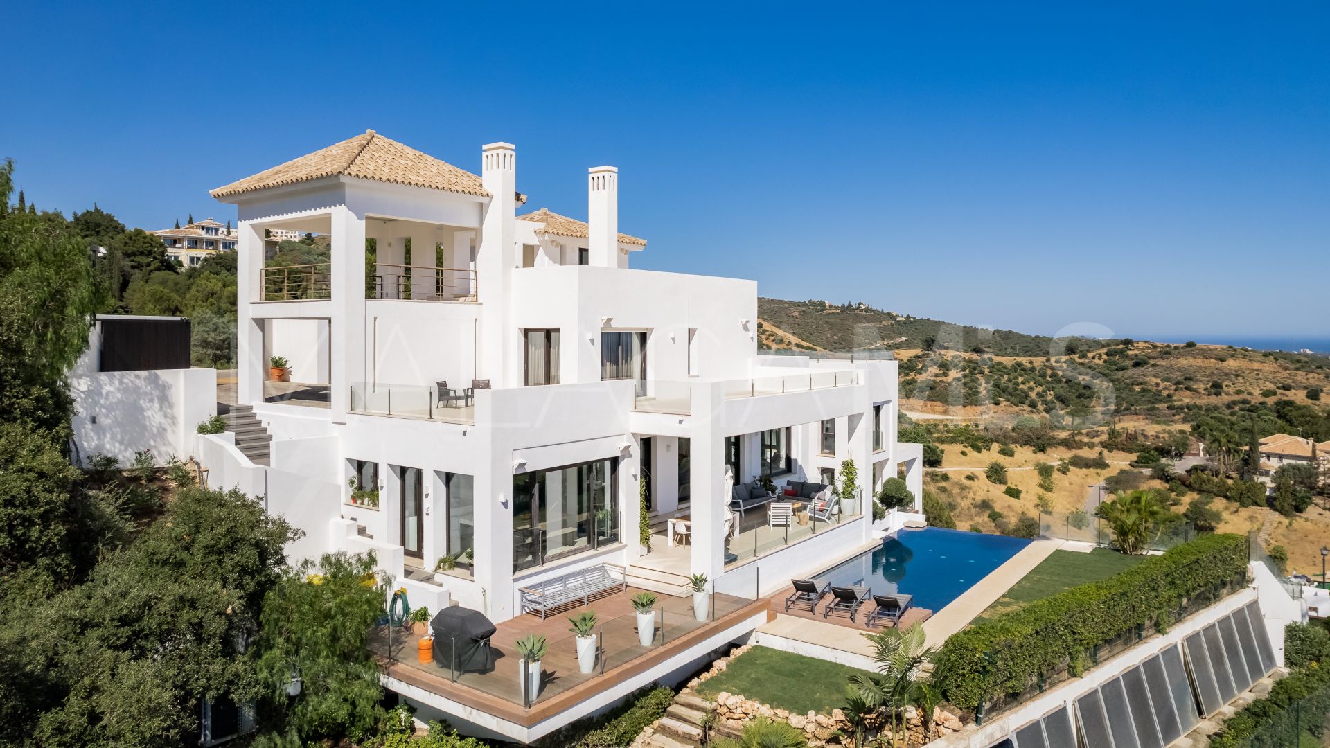 Los Altos de los Monteros villa for sale