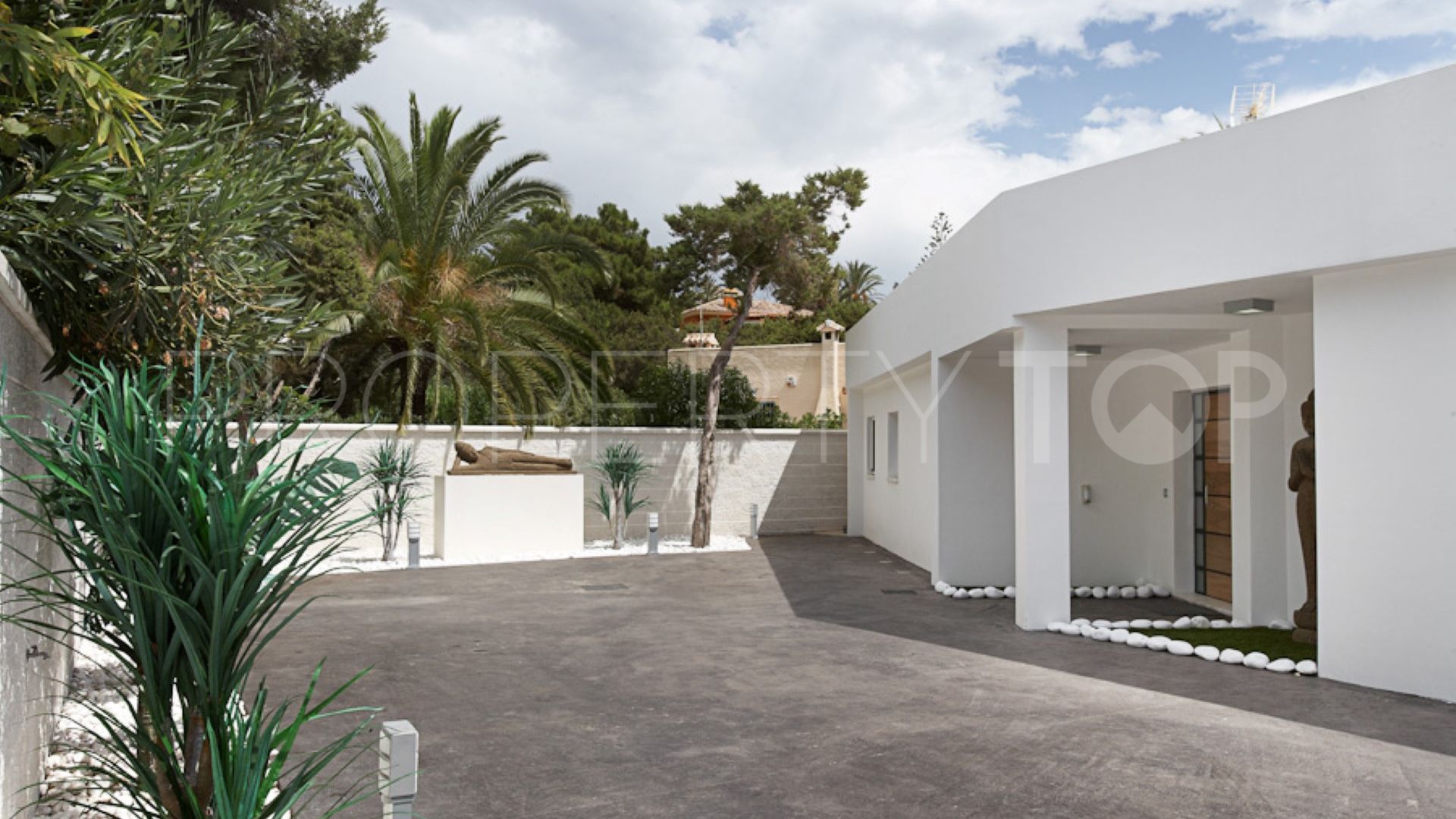 Villa for sale in Marbesa with 4 bedrooms