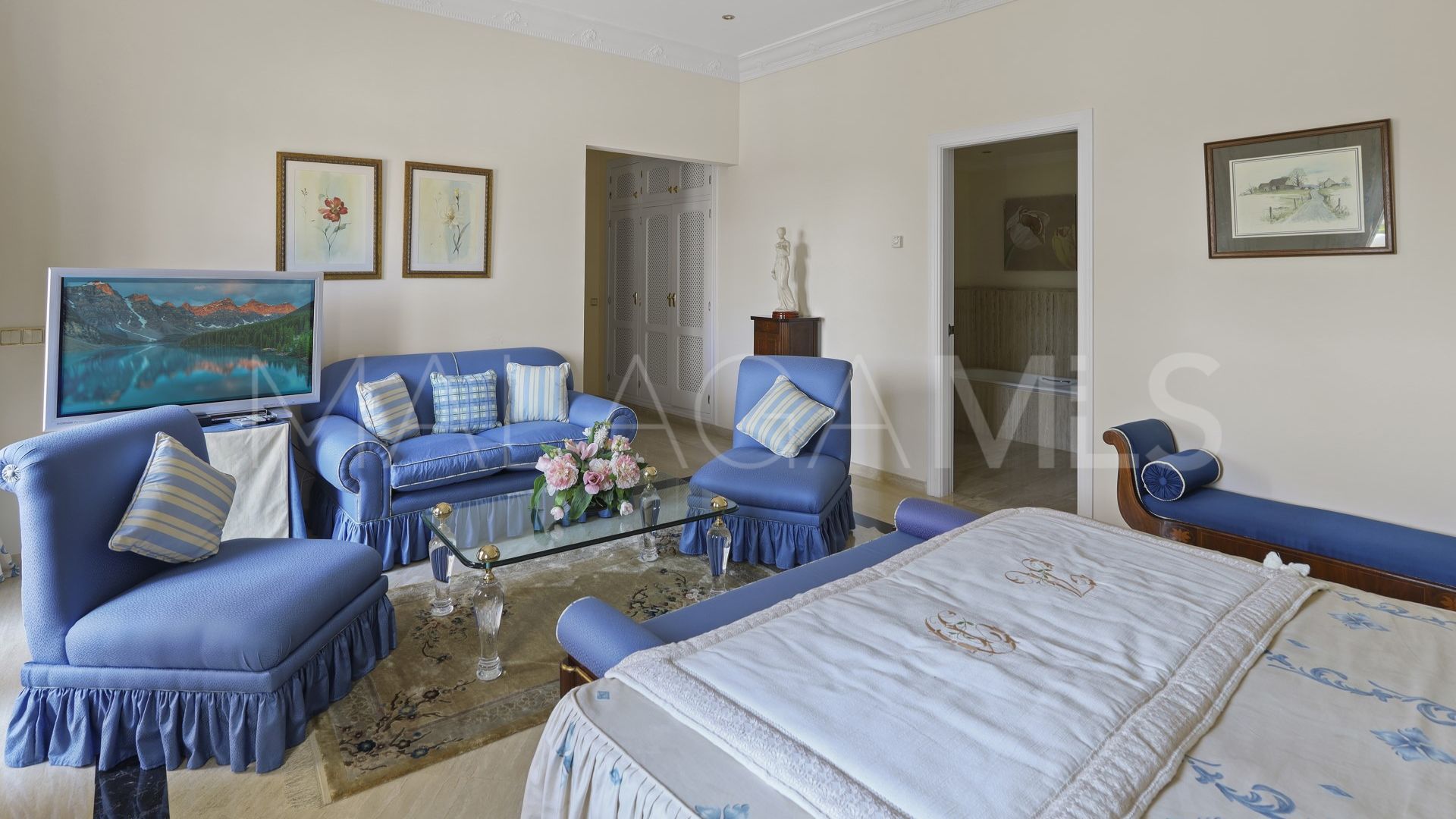 Villa for sale with 5 bedrooms in El Paraiso