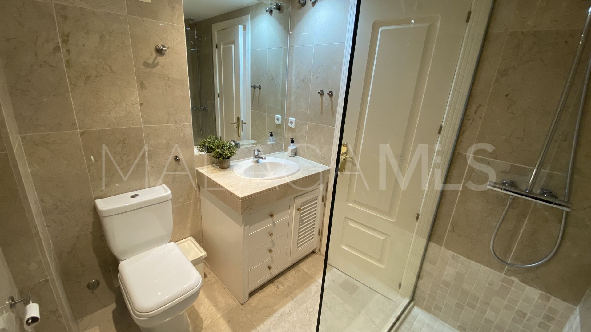 Buy apartamento with 2 bedrooms in Señorio de Aloha