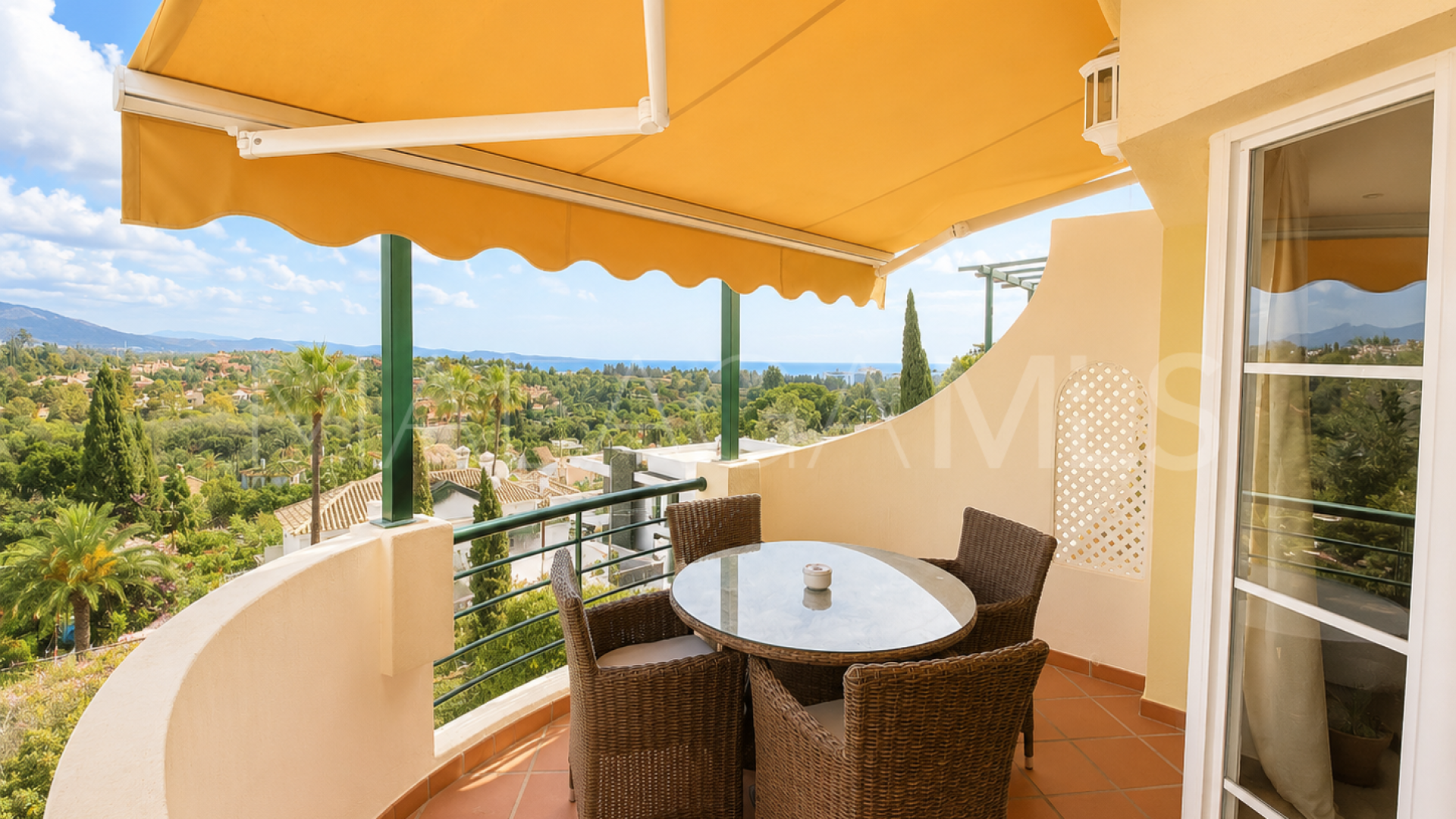 For sale 2 bedrooms apartment in Señorio de Aloha