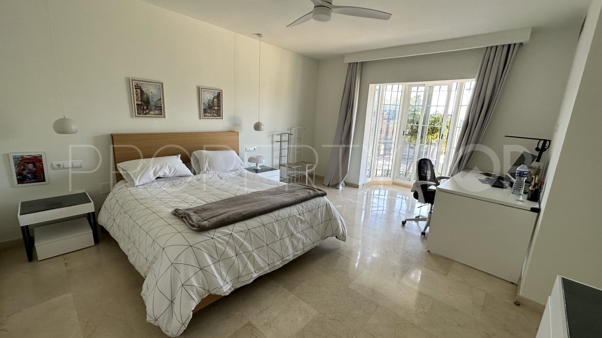 Elviria 5 bedrooms villa for sale