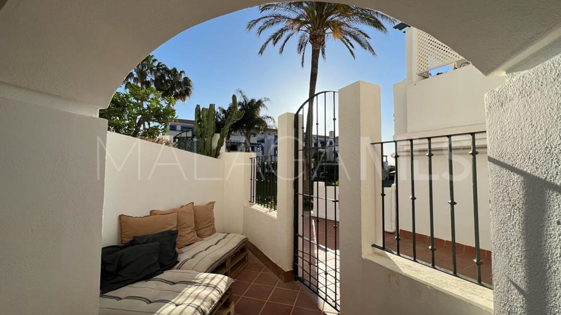 Ground floor apartment in Las Arenas for sale