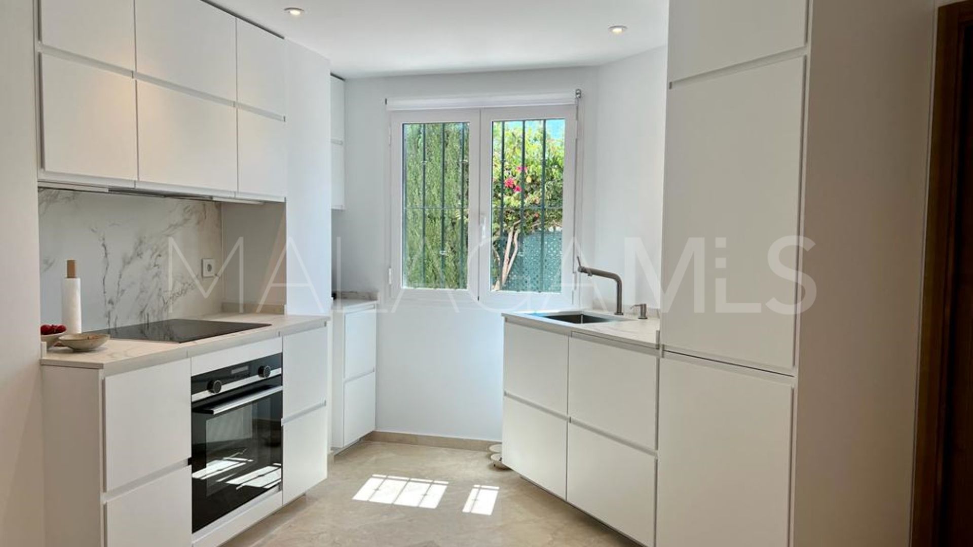 Ground floor apartment in Las Arenas for sale