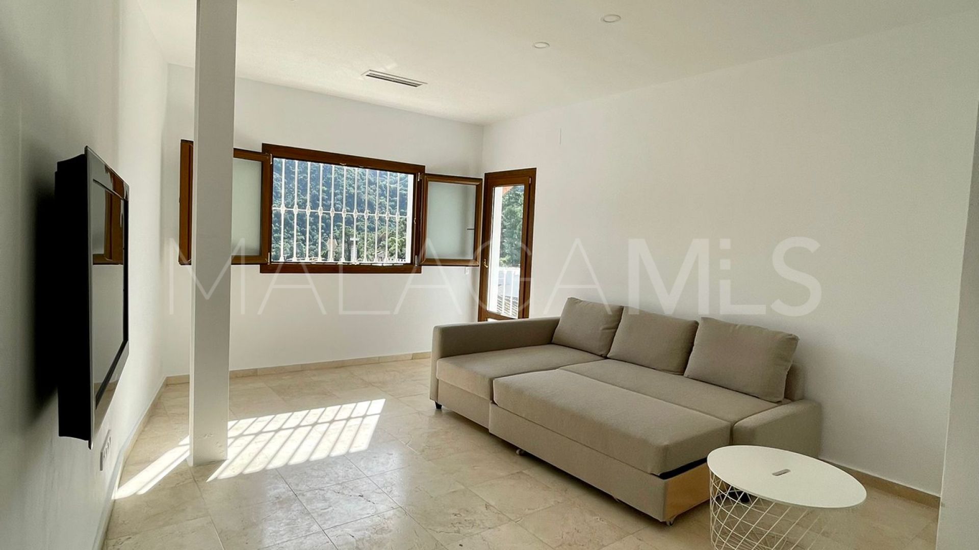 Buy apartment in Benahavis Centro