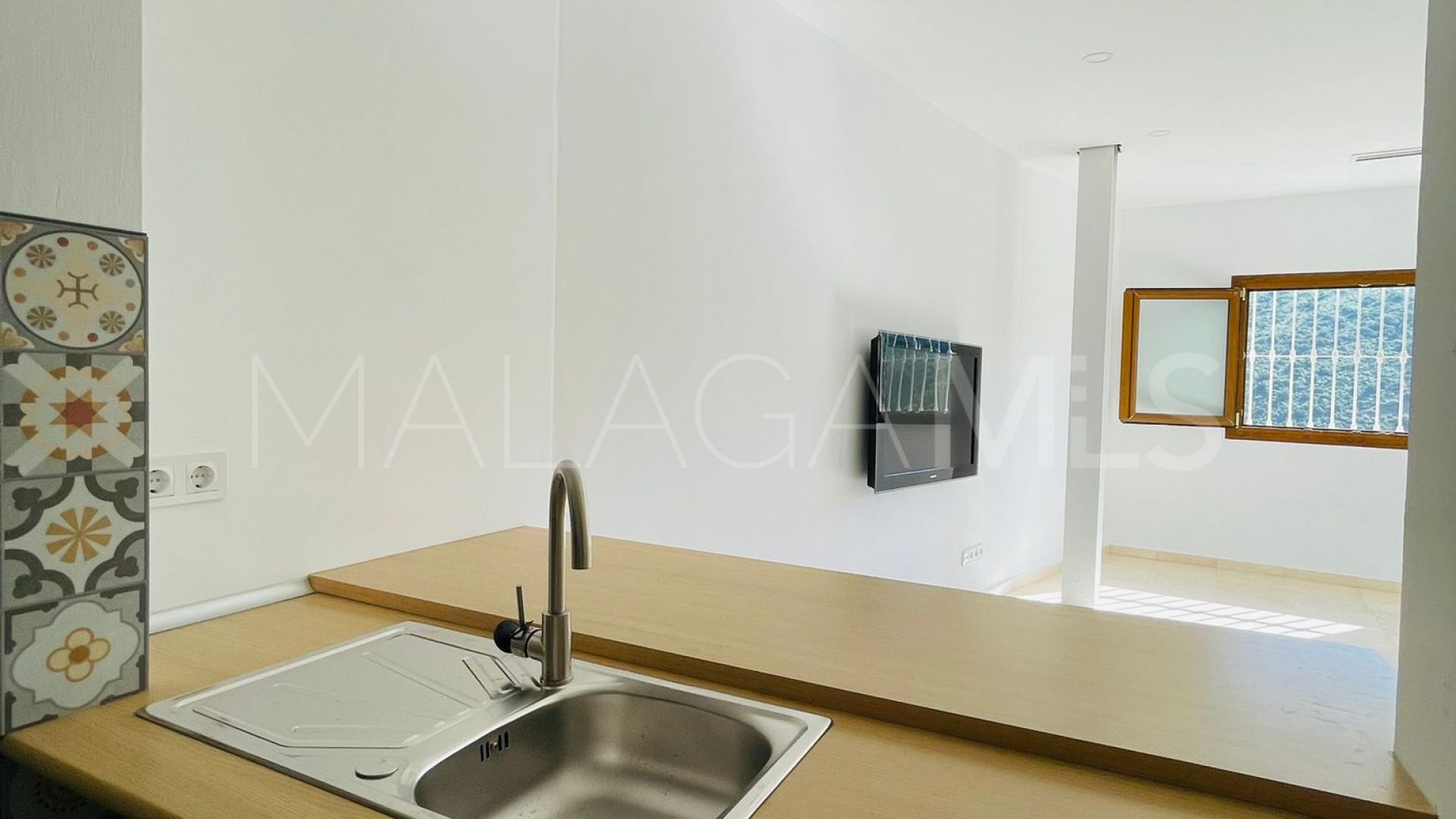 Buy apartment in Benahavis Centro