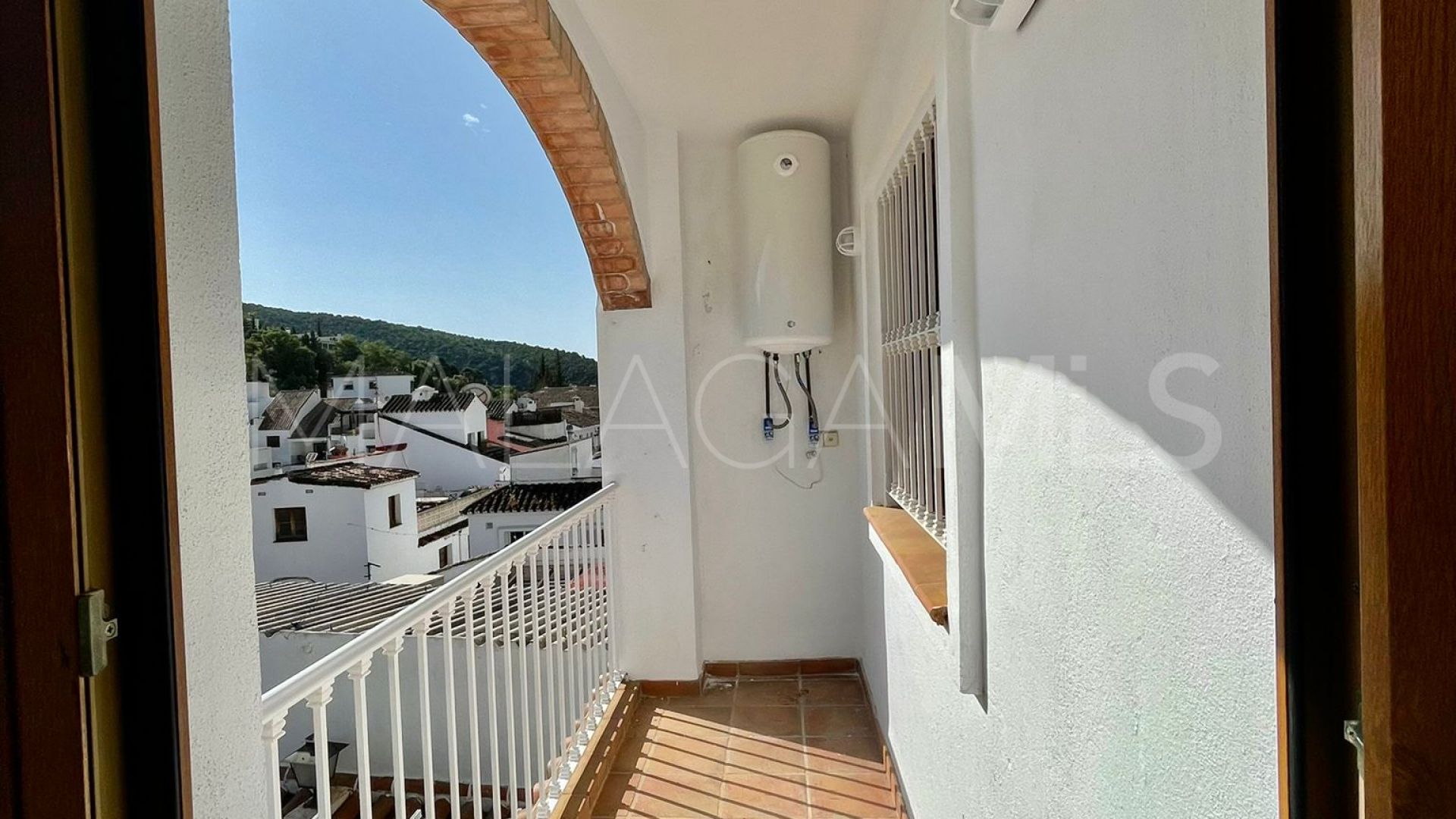 Buy apartment in Benahavis Centro