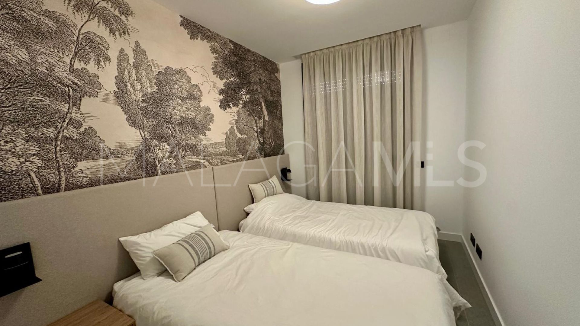 Se vende apartamento in Los Altos de los Monteros with 3 bedrooms