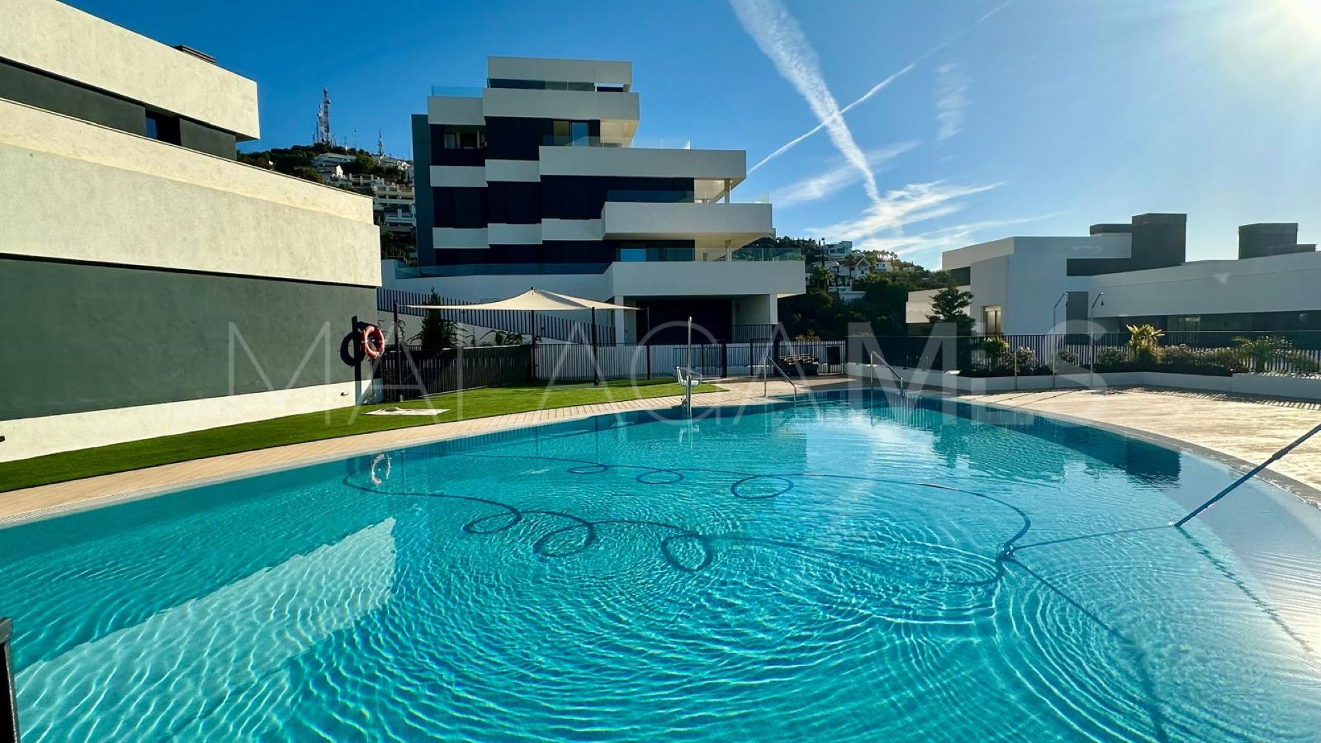 Se vende apartamento in Los Altos de los Monteros with 3 bedrooms