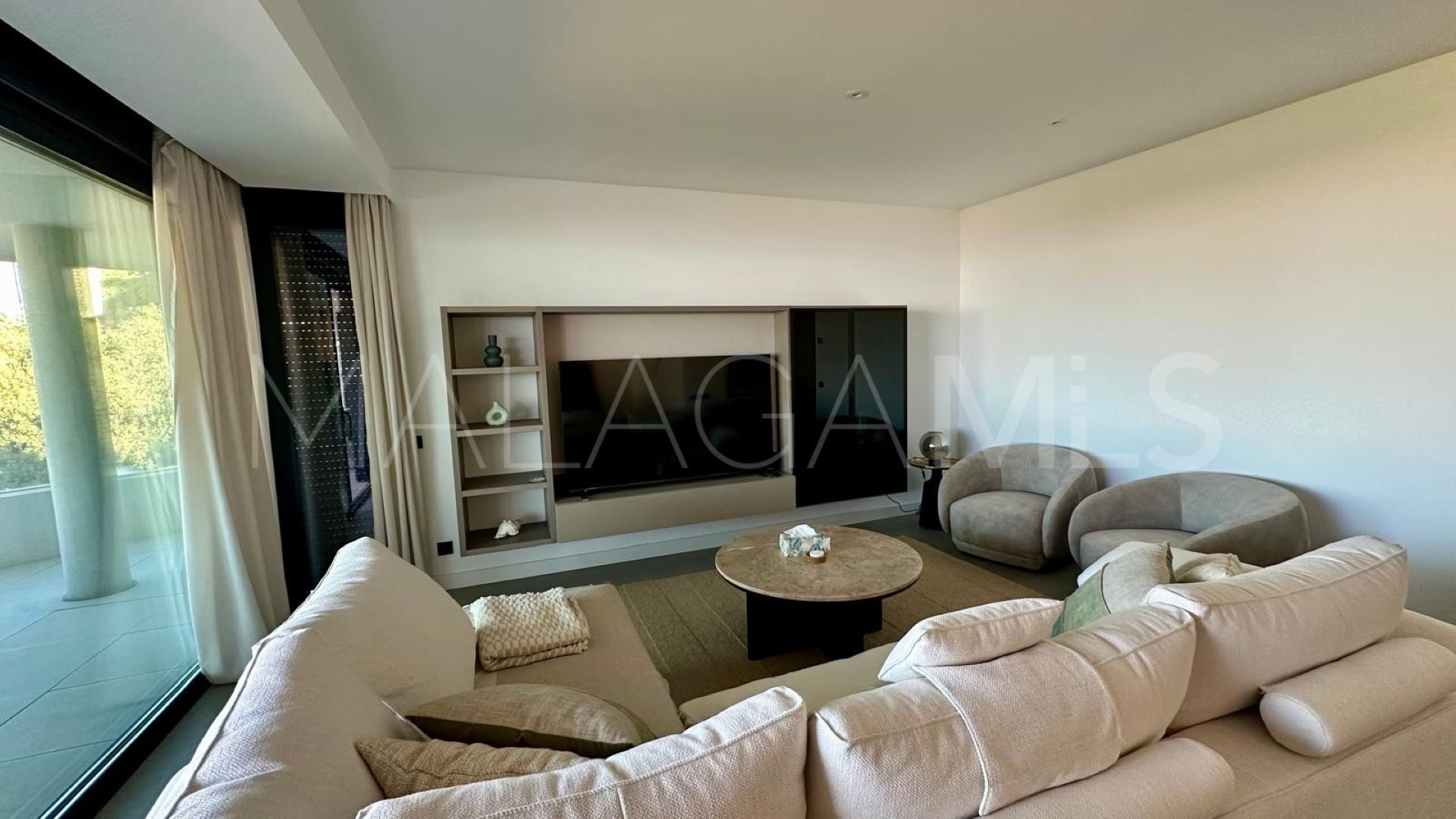 Se vende apartamento in Los Altos de los Monteros with 3 bedrooms