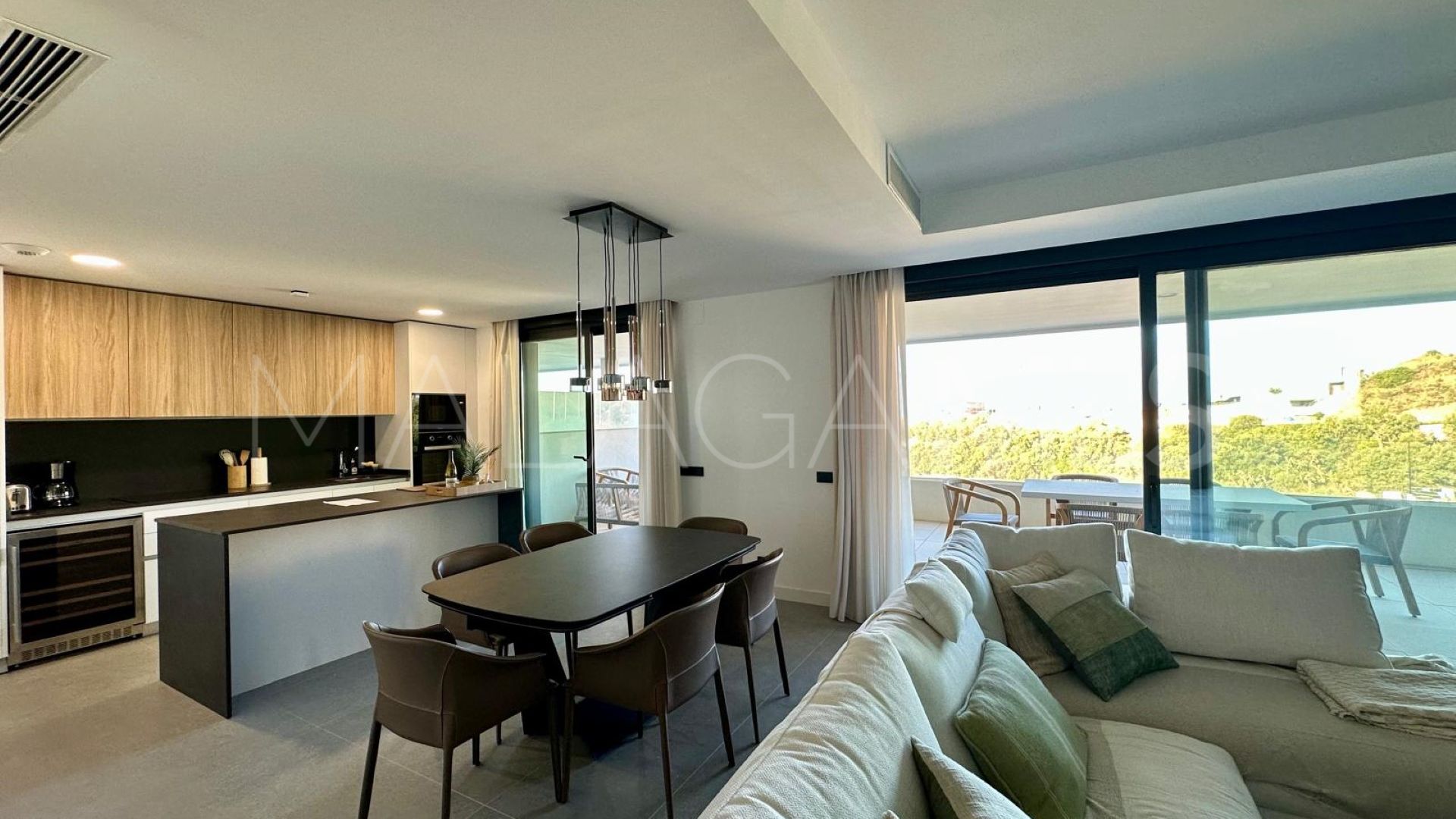 Se vende apartamento in Los Altos de los Monteros with 3 bedrooms