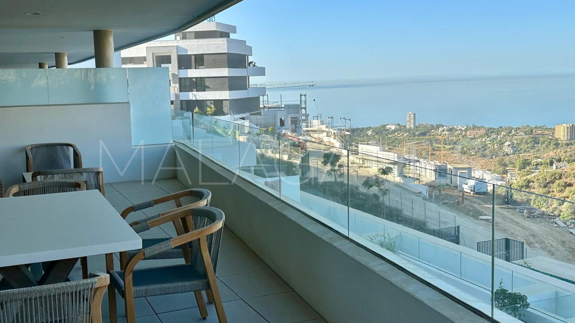 Se vende apartamento in Los Altos de los Monteros with 3 bedrooms