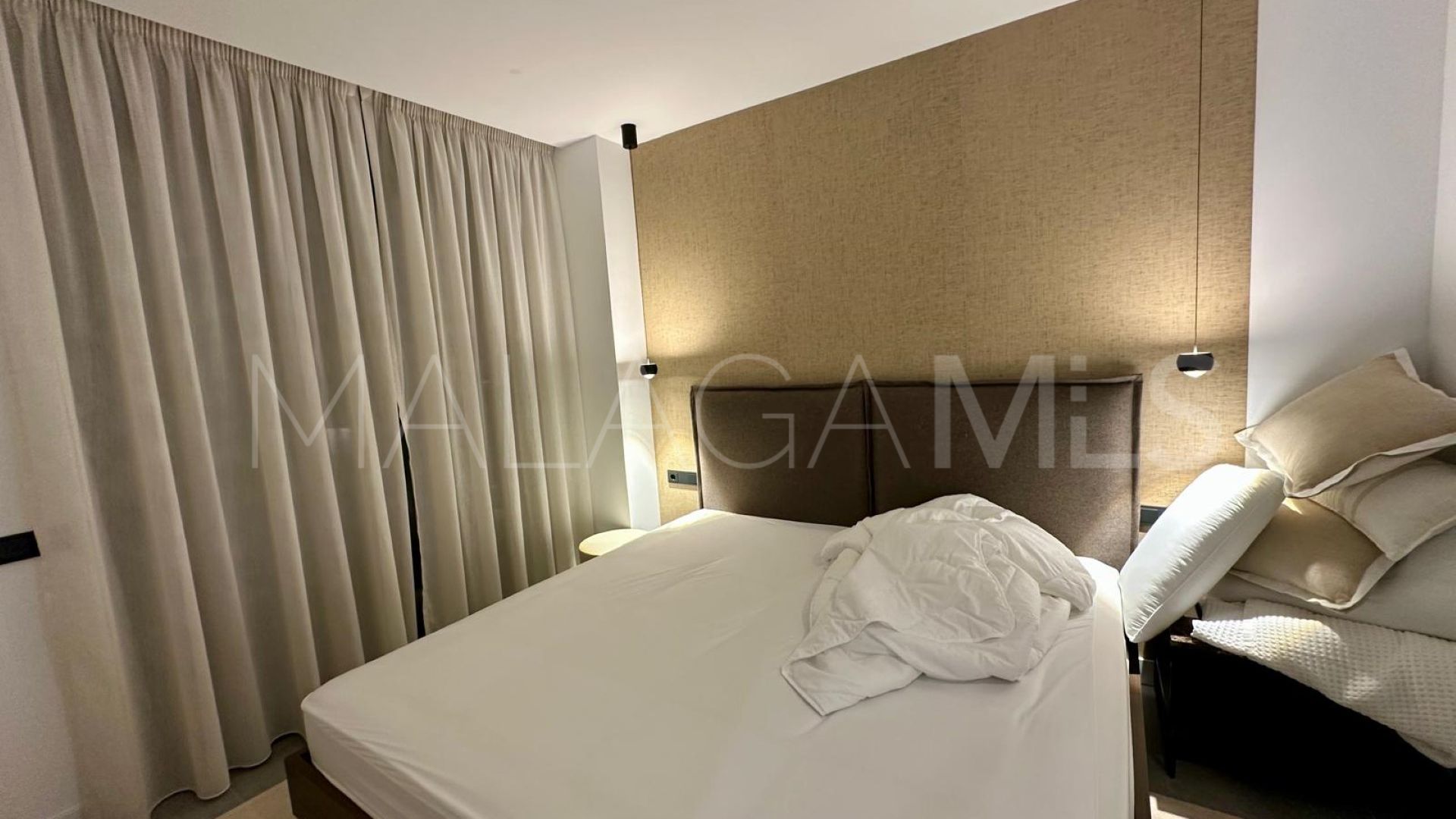 Se vende apartamento in Los Altos de los Monteros with 3 bedrooms