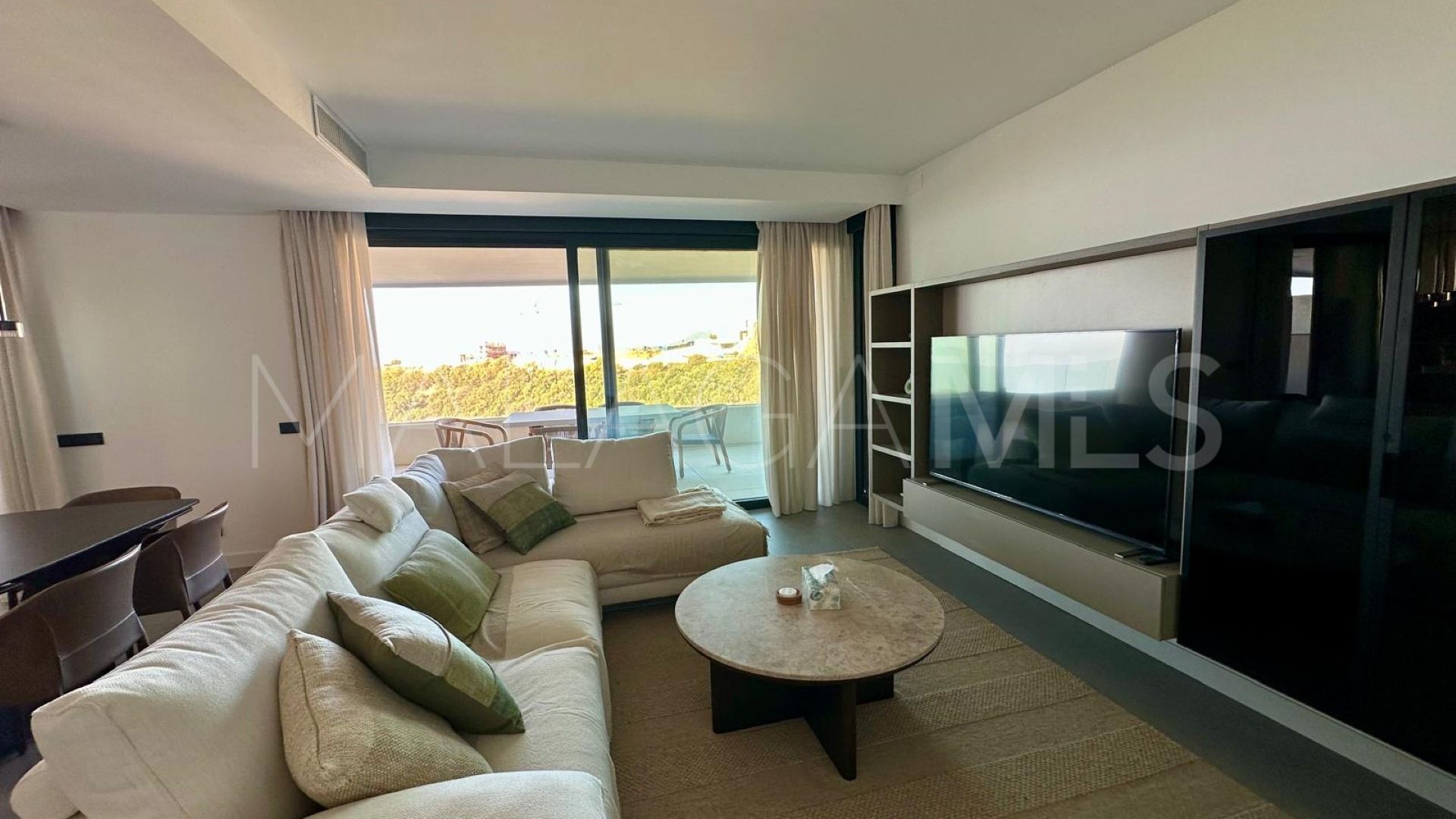 Se vende apartamento in Los Altos de los Monteros with 3 bedrooms