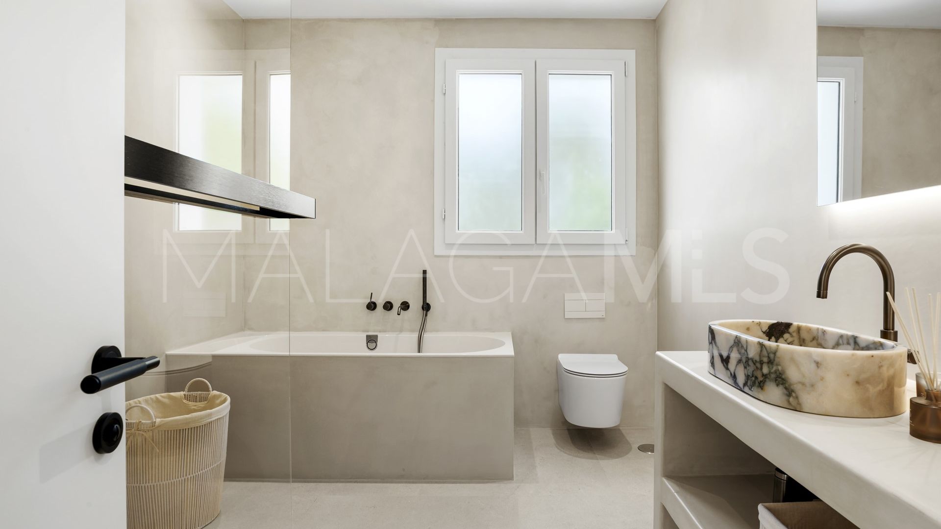 For sale La Alqueria villa with 4 bedrooms