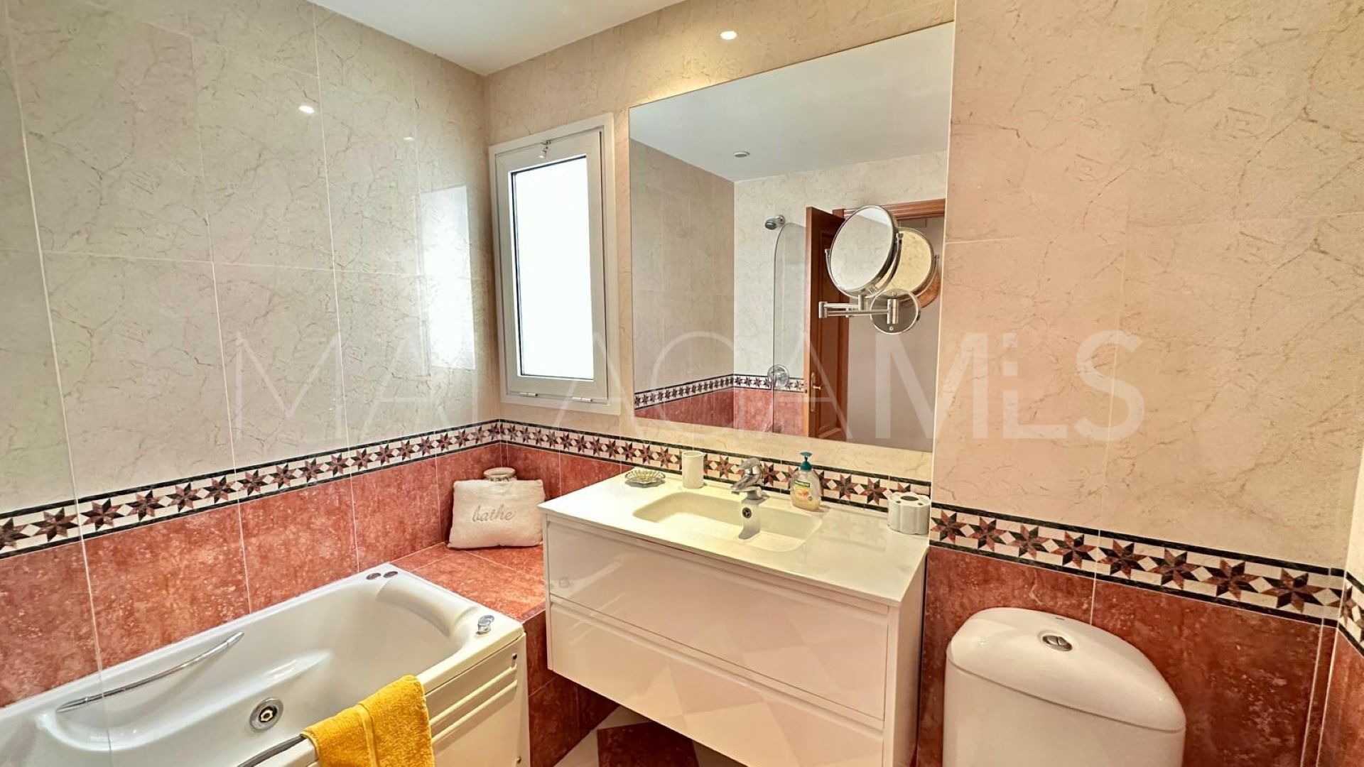 Lägenhet for sale in Aloha Mirasierra