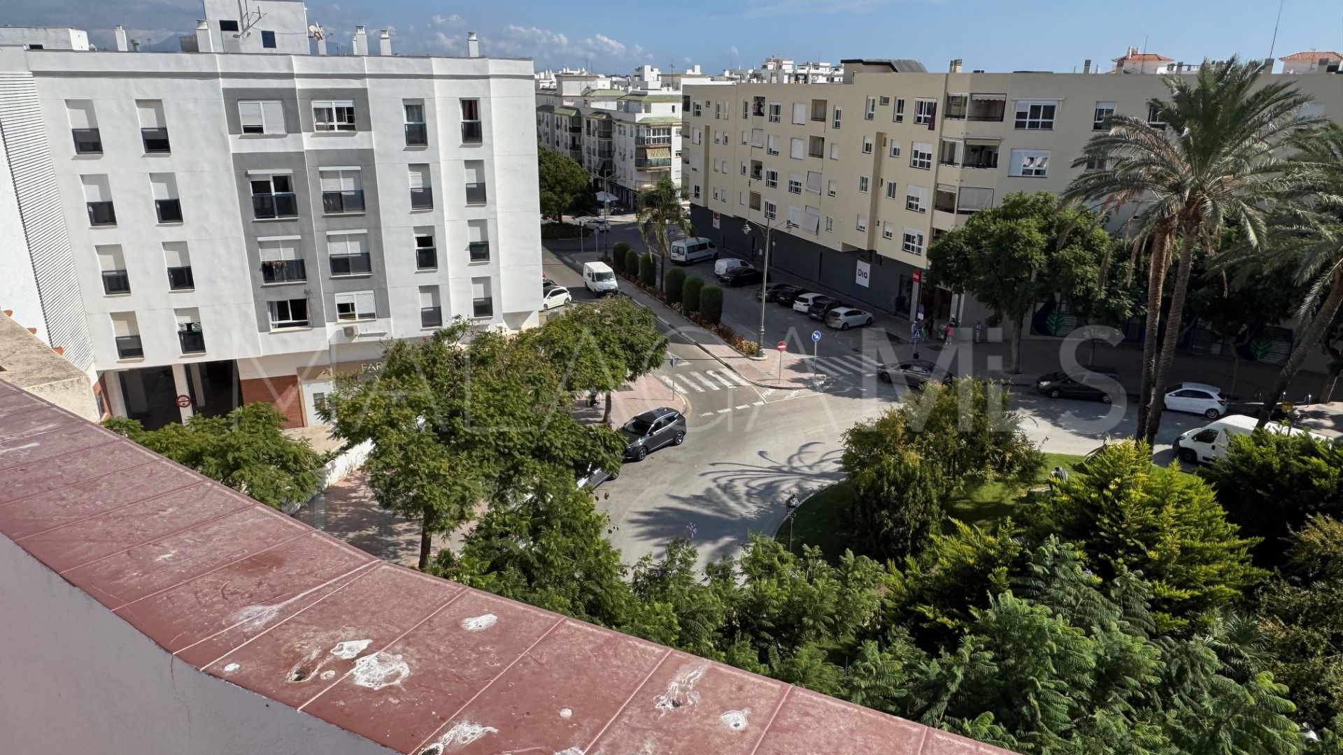 Buy Ático in Estepona Centro with 4 bedrooms