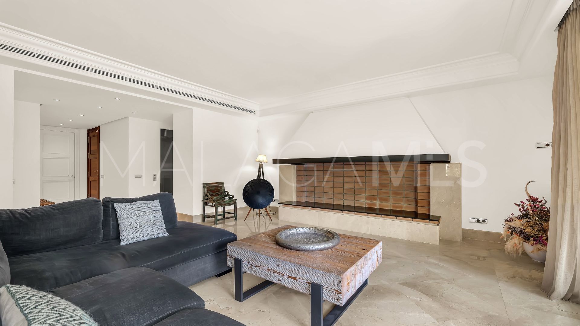 Apartment for sale in Los Monteros with 3 bedrooms