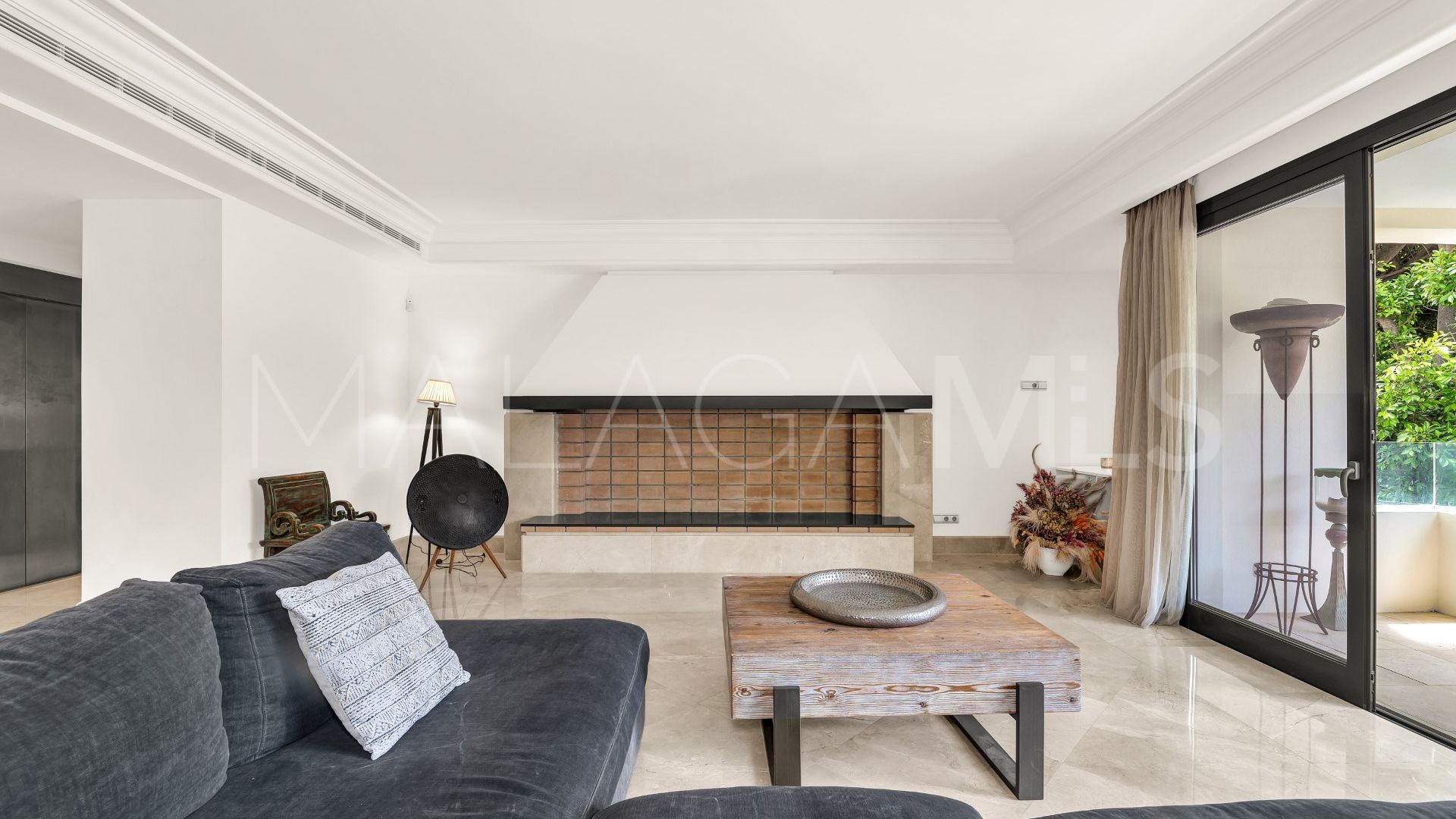 Apartment for sale in Los Monteros with 3 bedrooms