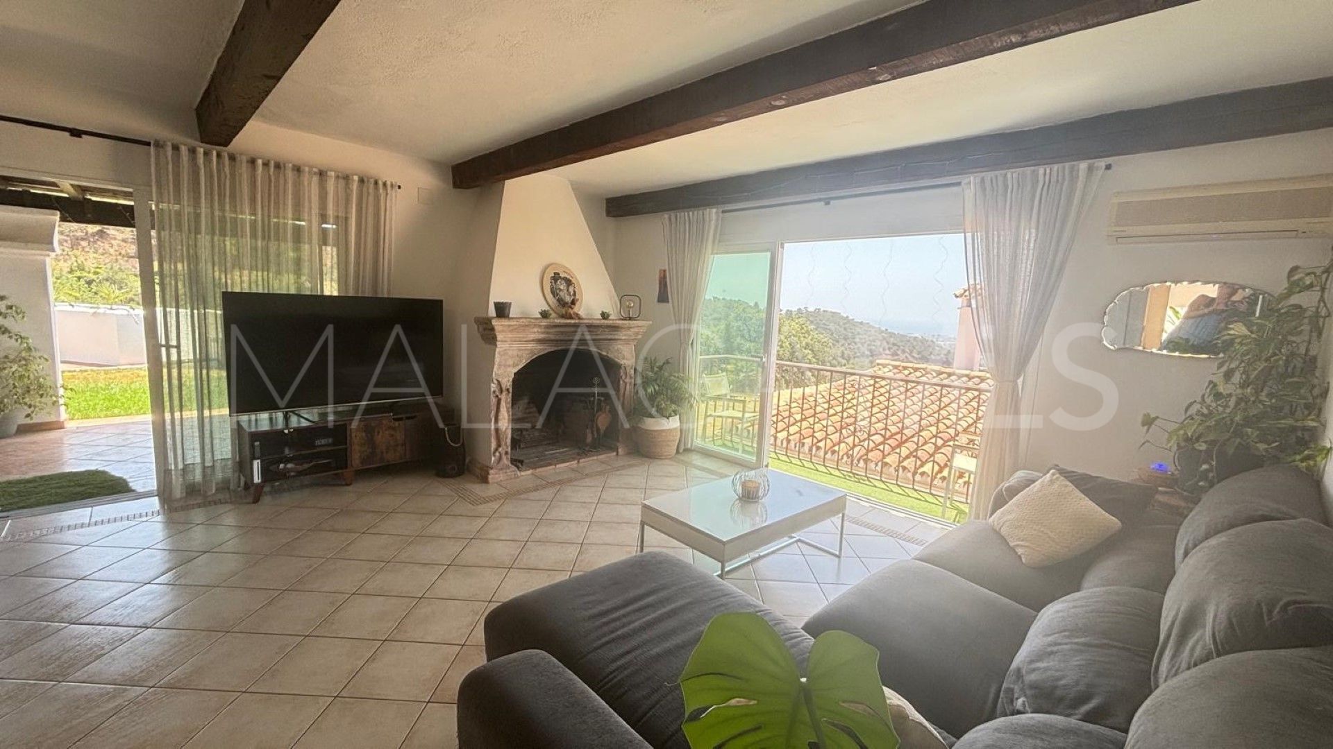 For sale Cerros del Lago villa