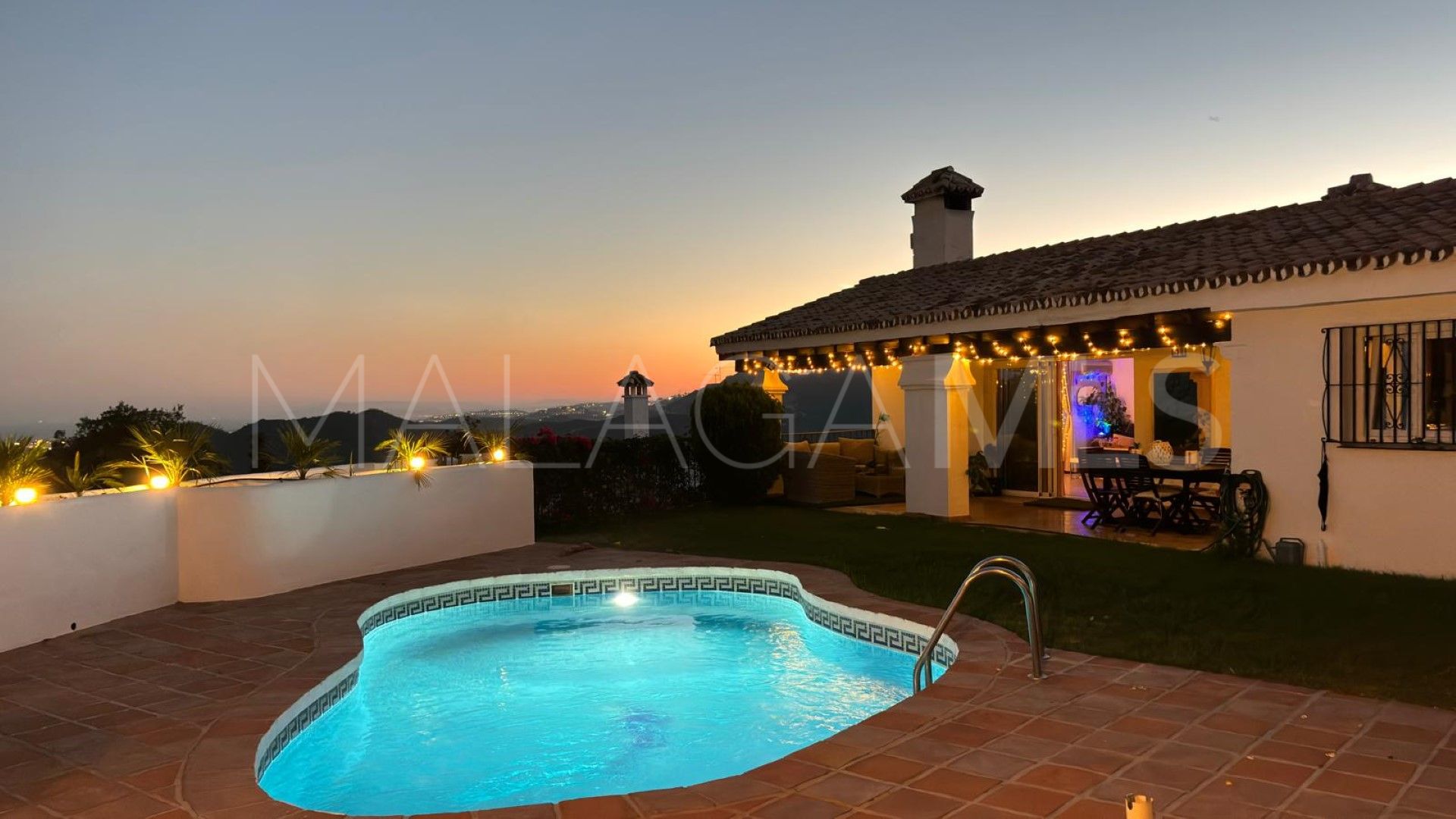 For sale Cerros del Lago villa