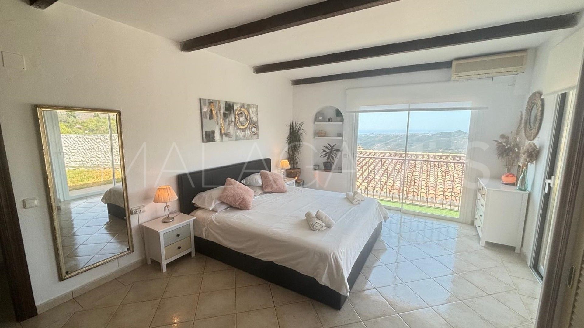 For sale Cerros del Lago villa