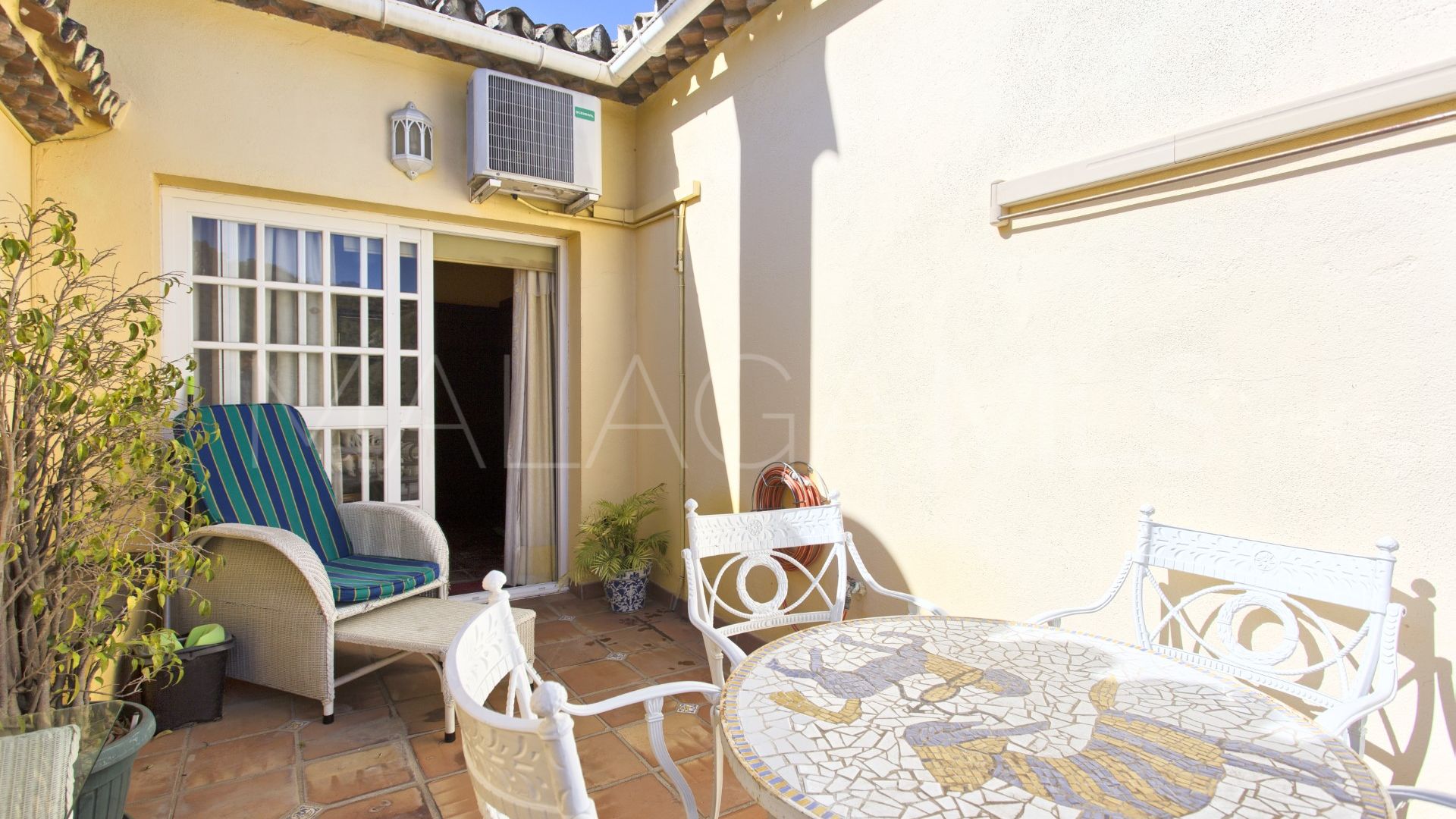 3 bedrooms town house for sale in Benahavis Centro